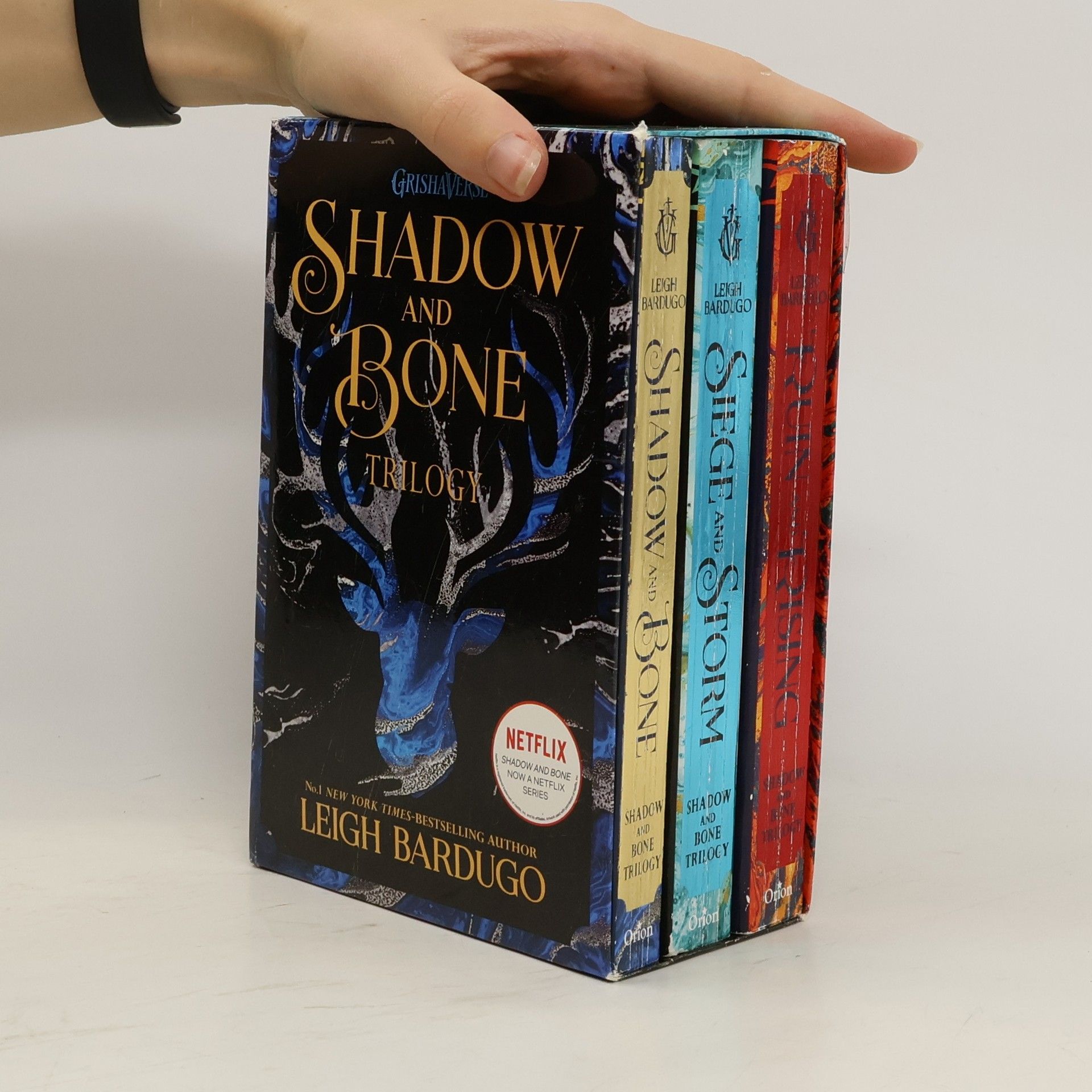 Leigh Bardugo Shadow and Bone Trilogy