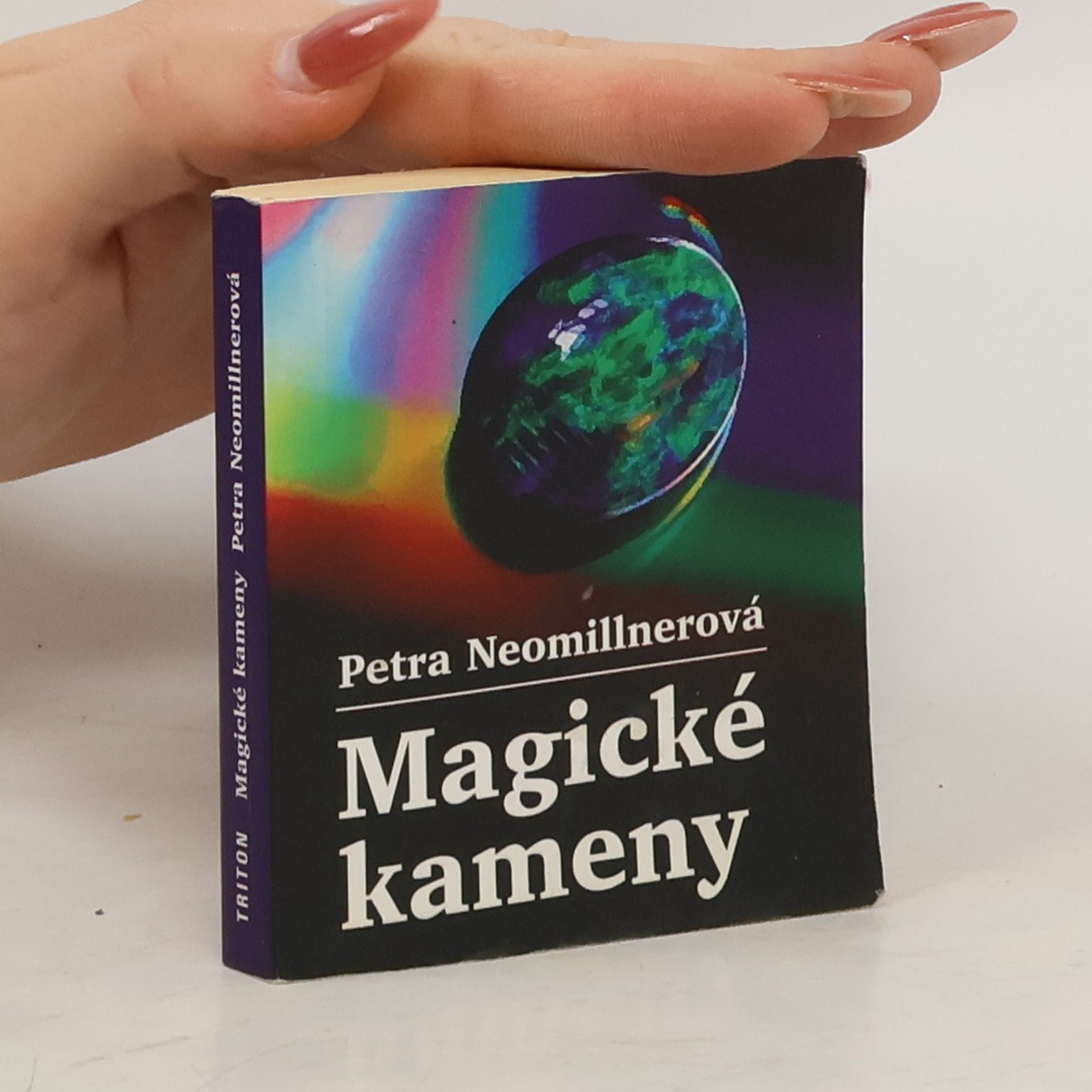 Petra Neomillnerová Magické kameny