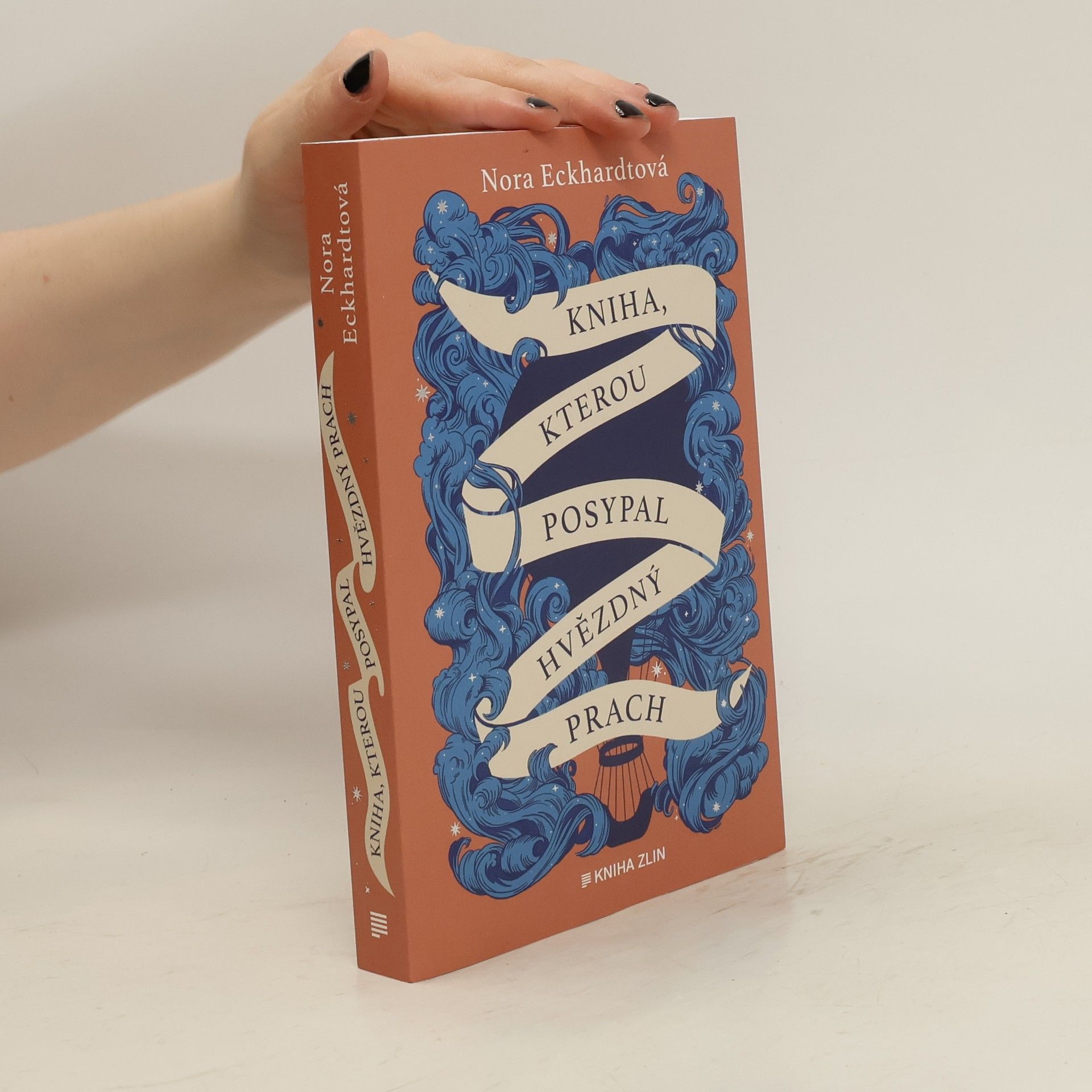 Kniha, kterou posypal hvězdný prach