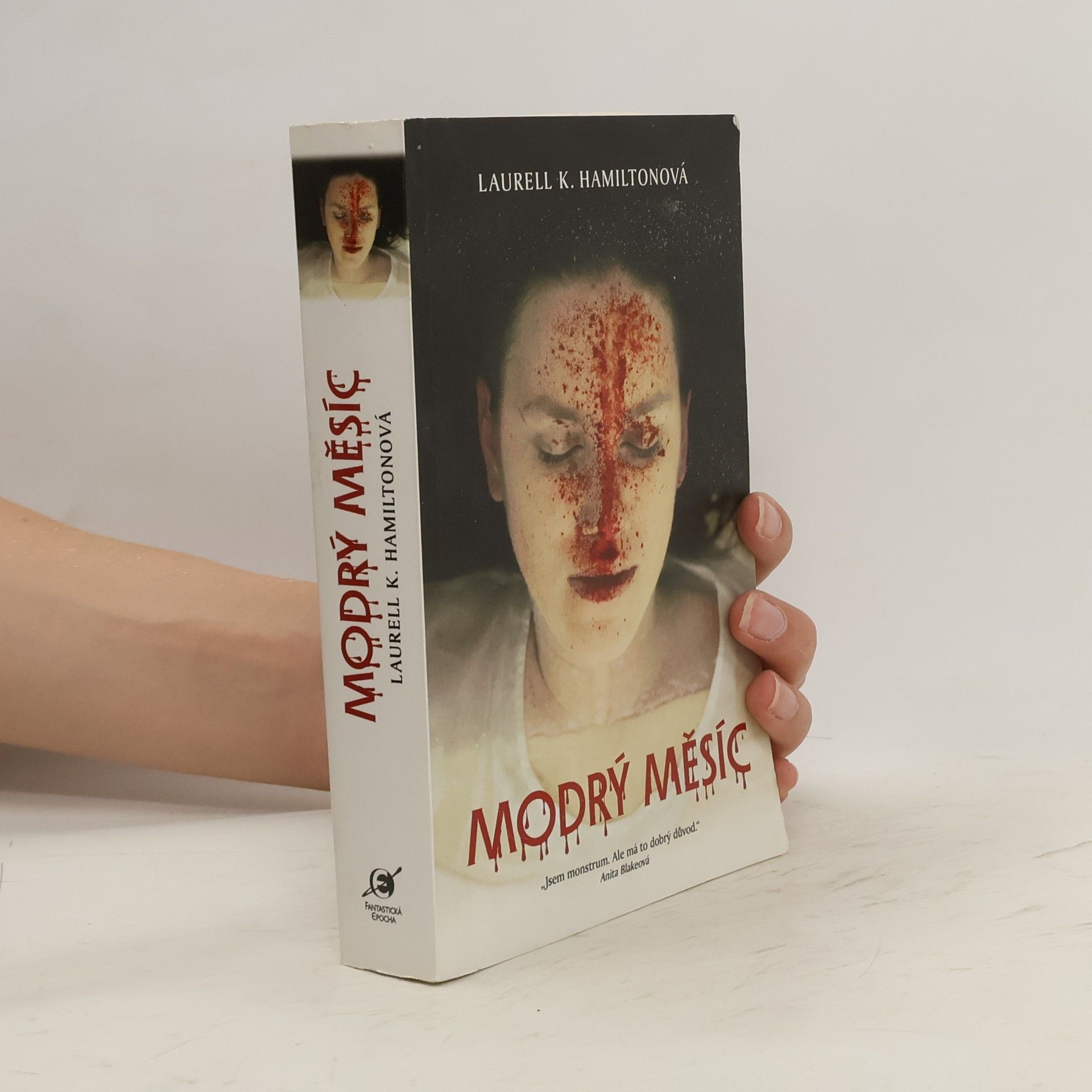Laurell Kaye Hamilton Modrý měsíc