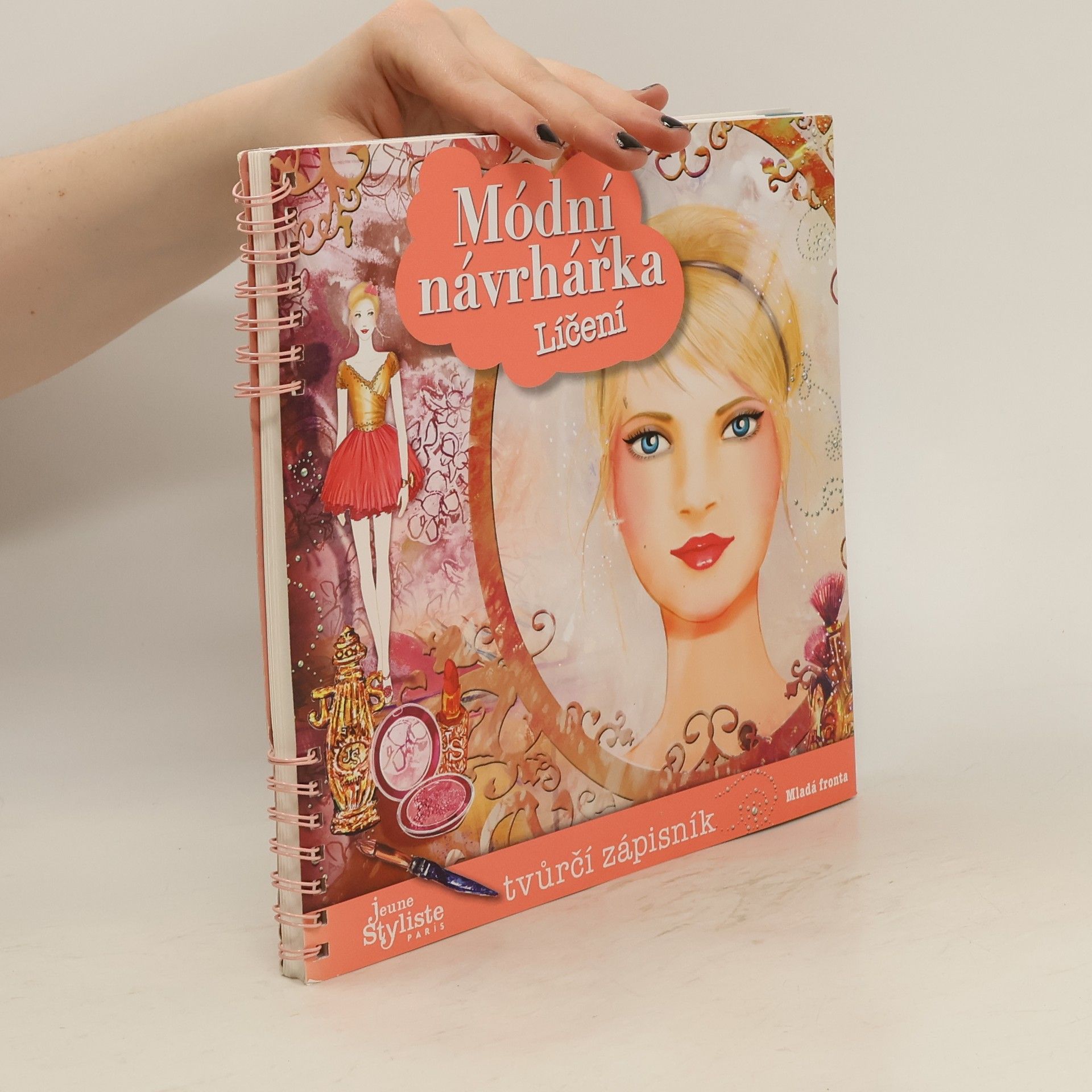 d’Andon Pascale Módní návrhářka Líčení