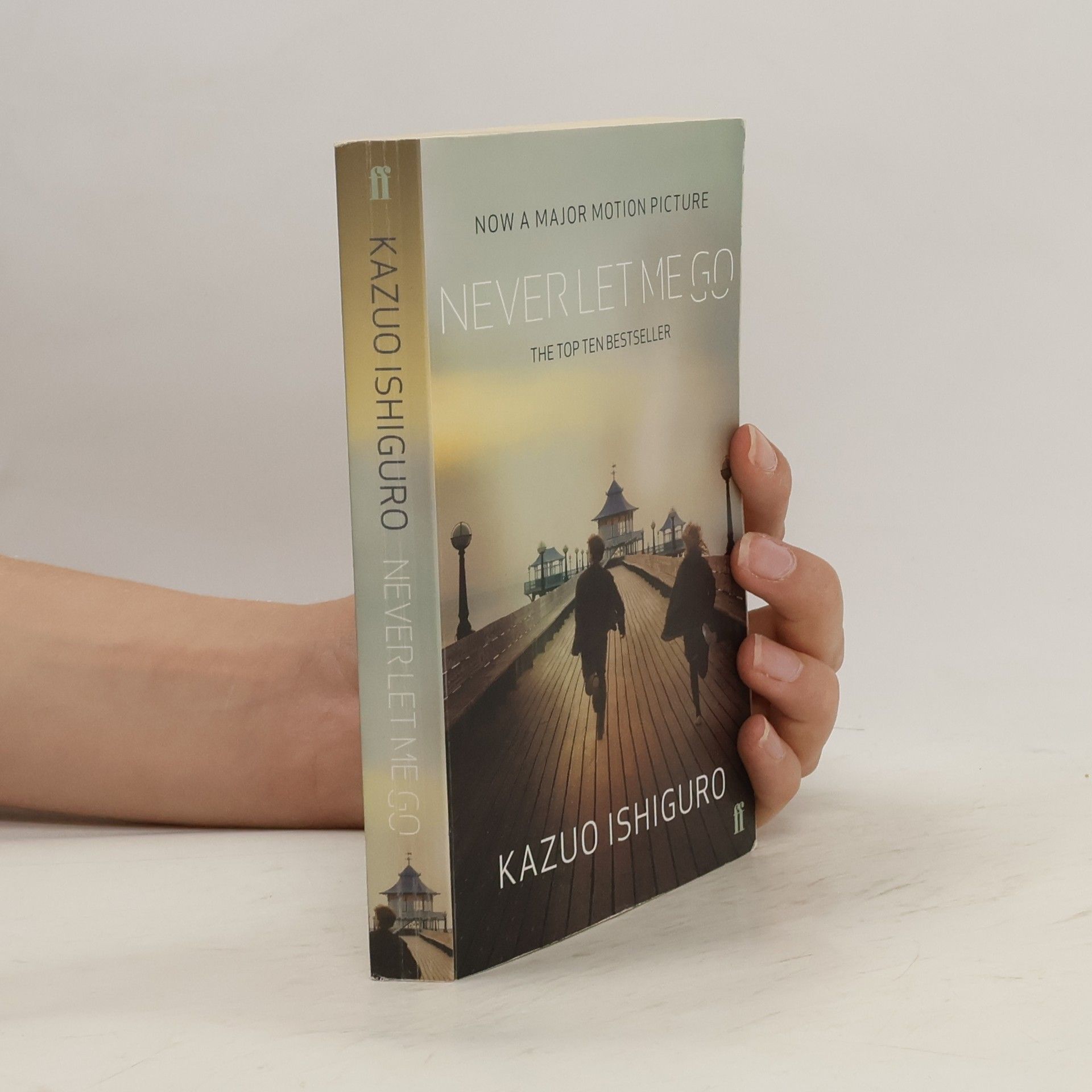 Kazuo Ishiguro Never let me go