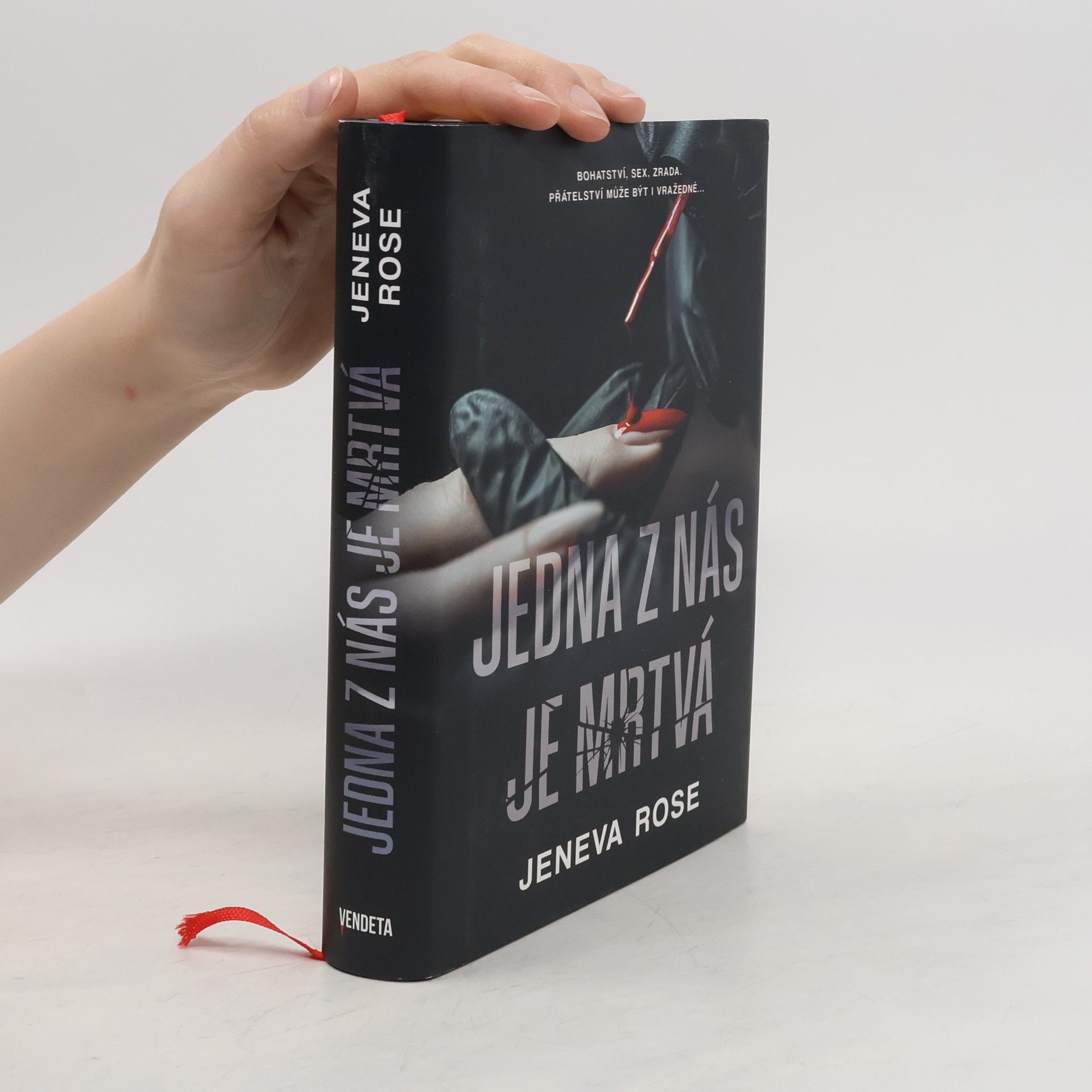 Jeneva Rose Jedna z nás je mrtvá
