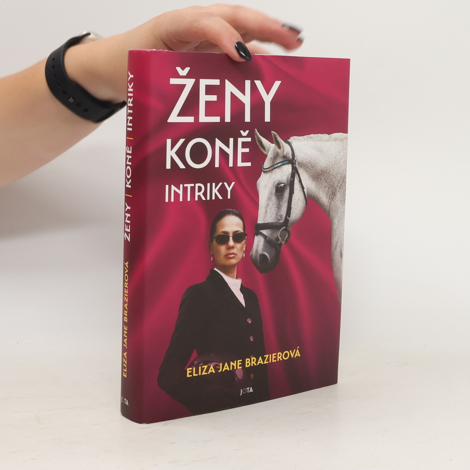 Helena Hartlová Ženy, koně, intriky