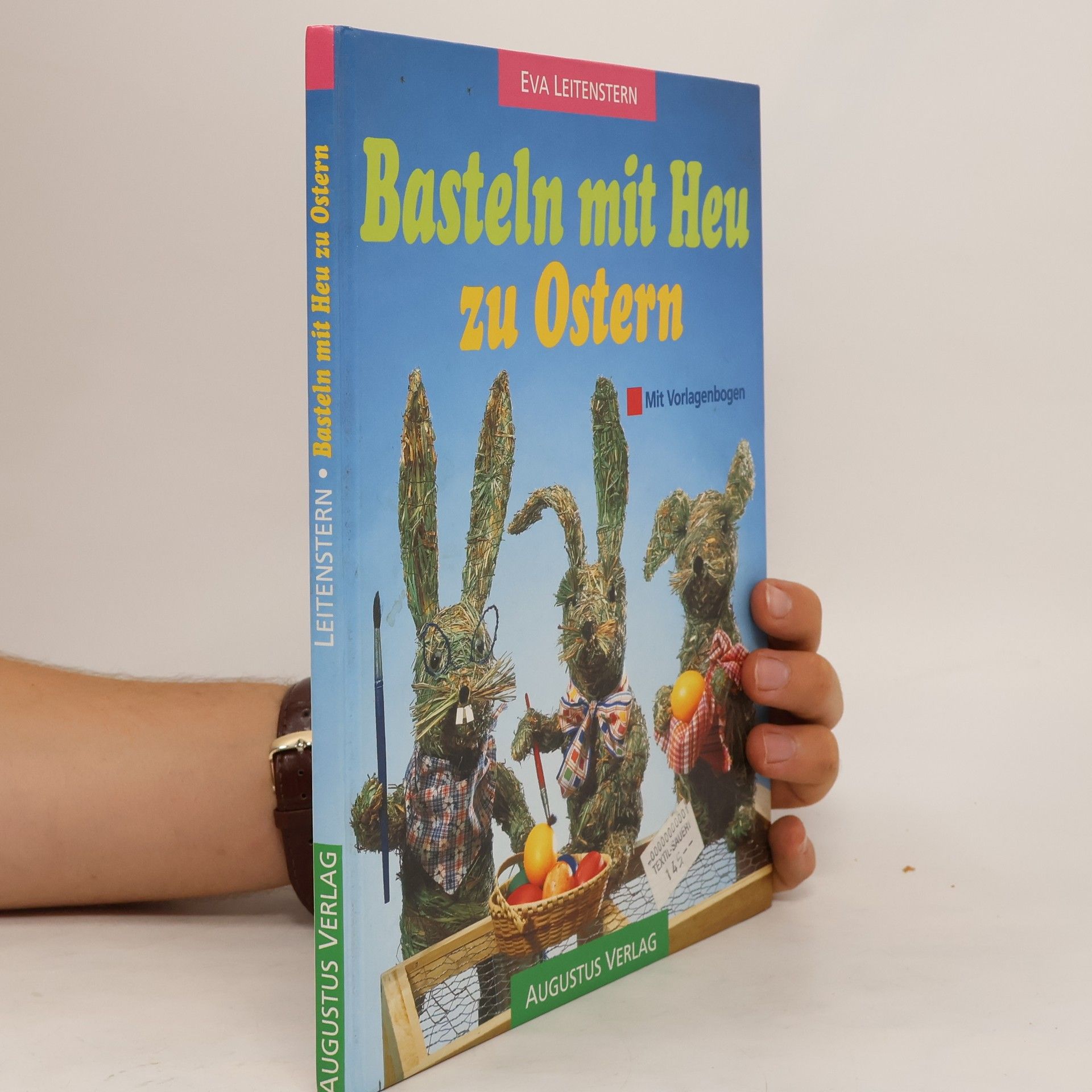 Collective Basteln mit Heu zu Ostern
