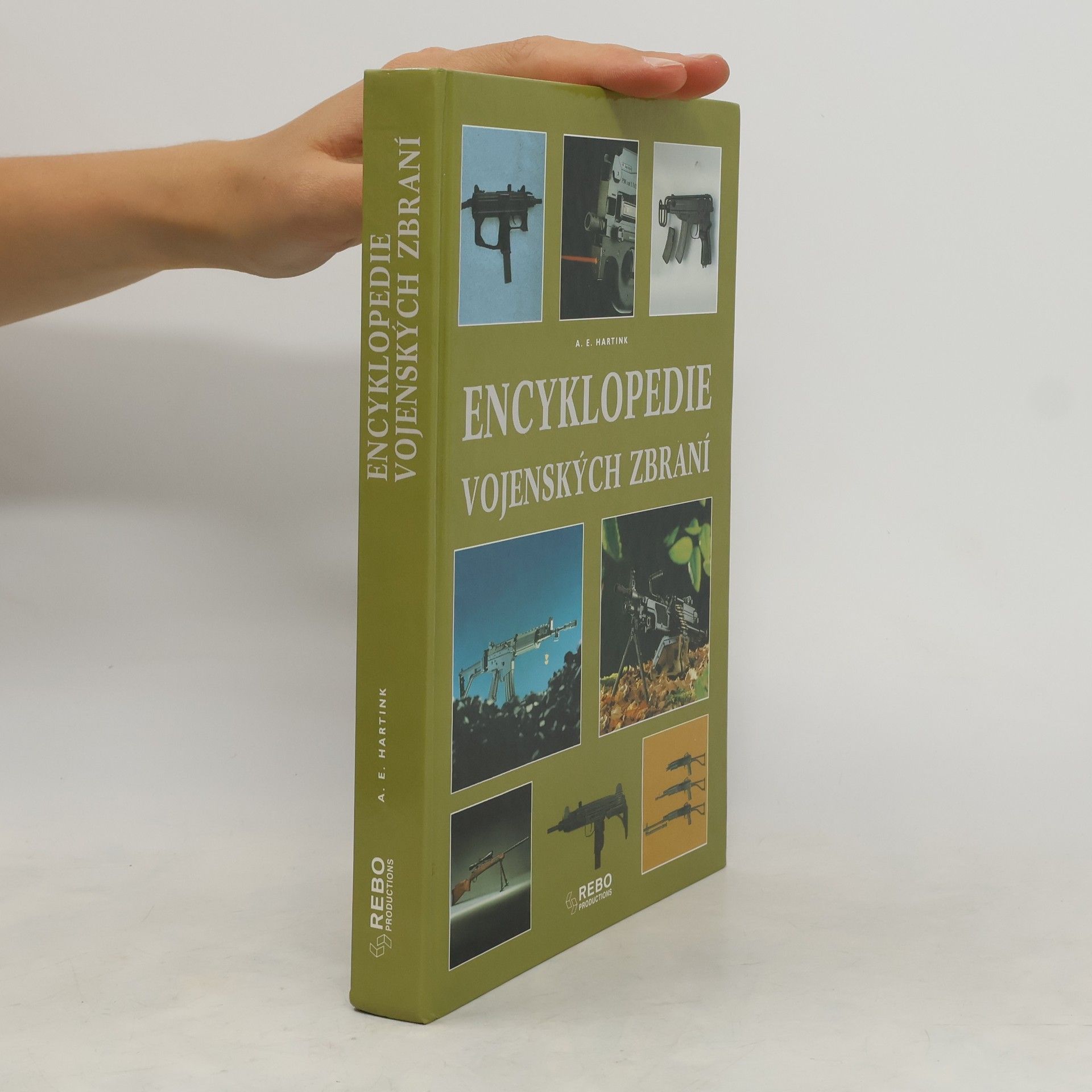 A. E. Hartink Encyklopedie vojenských zbraní