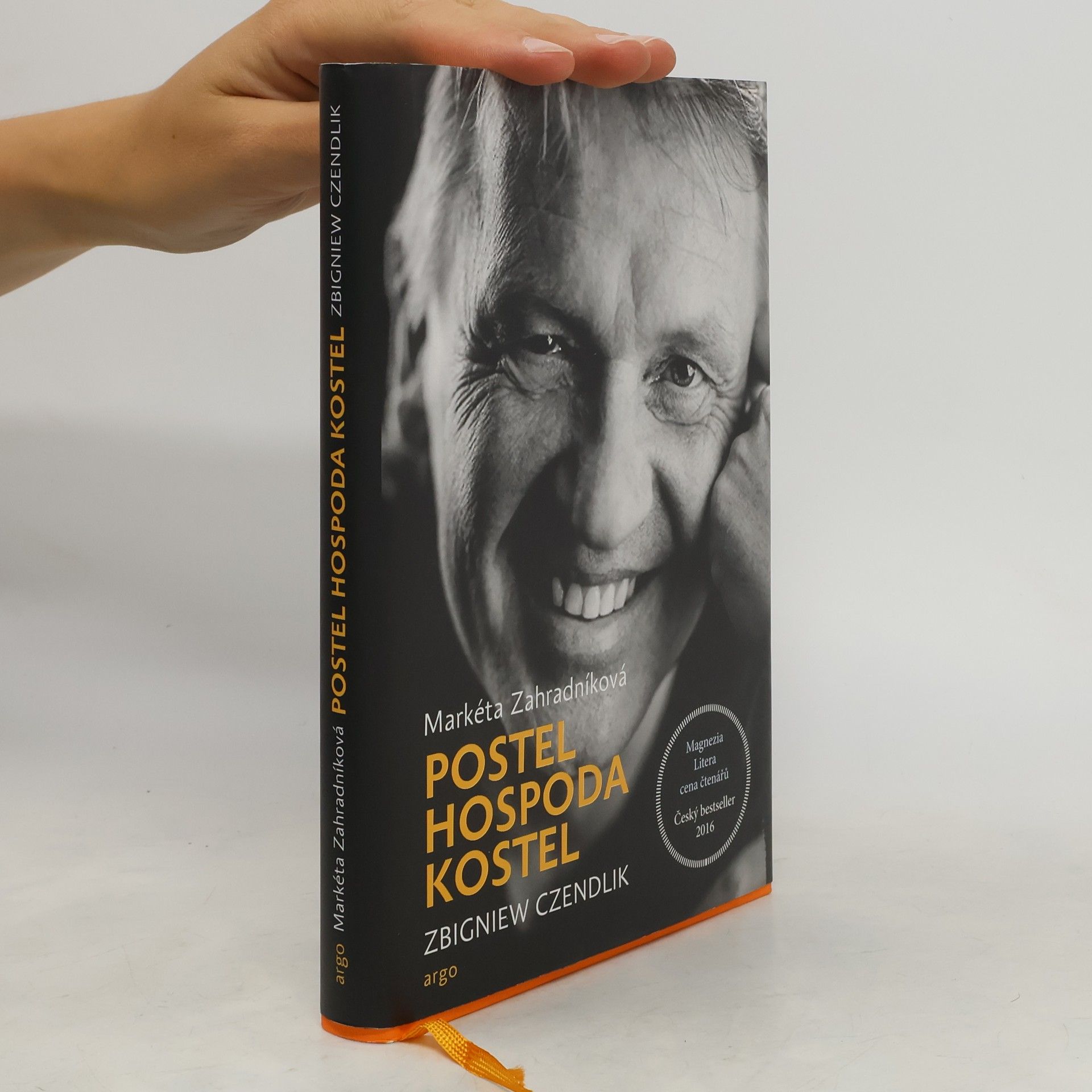 Zbigniew Czendlik Postel, hospoda, kostel