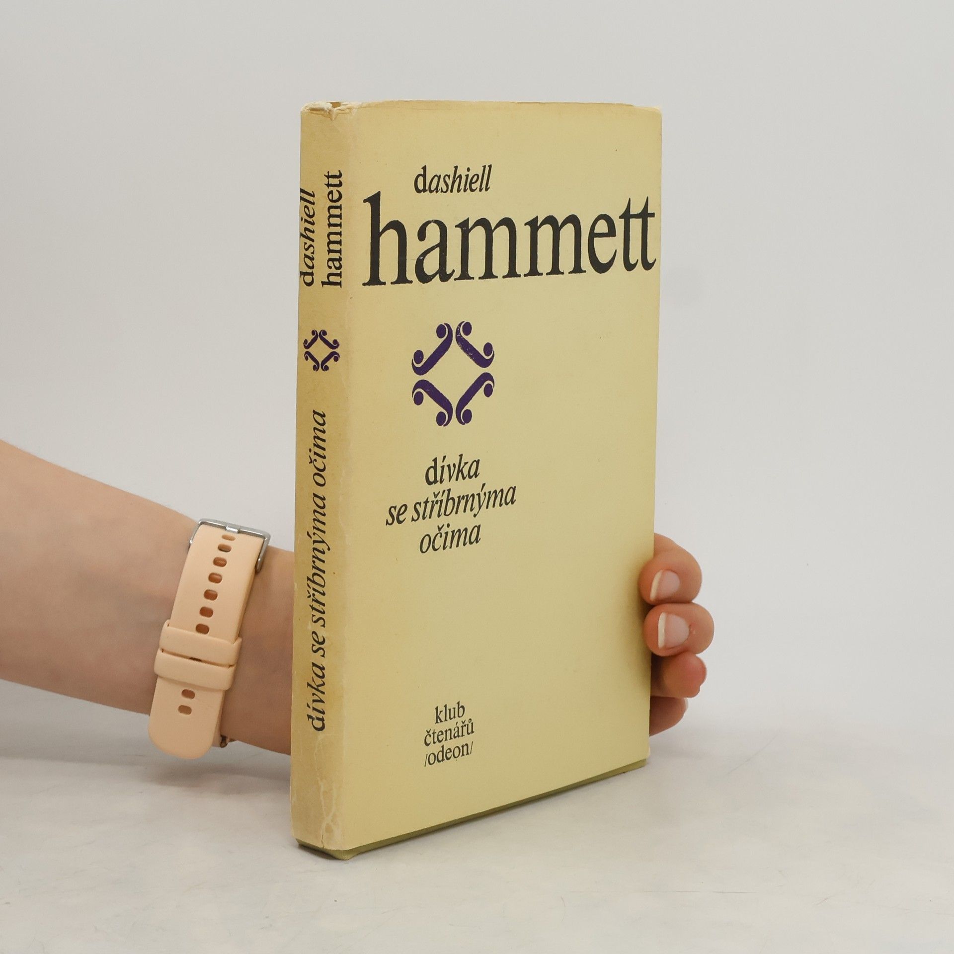 Dashiell Hammett Dívka se stříbrnýma očima