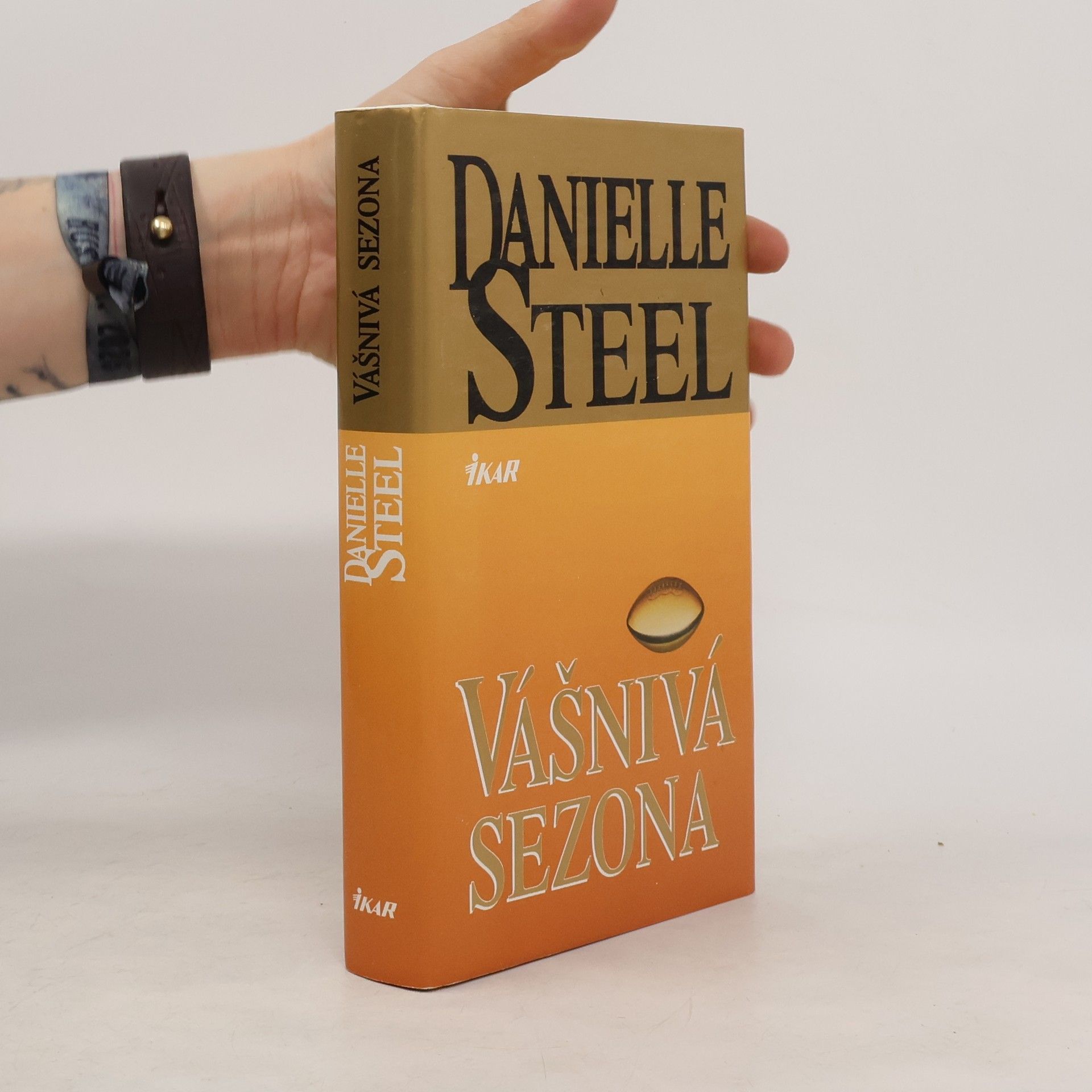 Danielle Steelová Vášnivá sezona