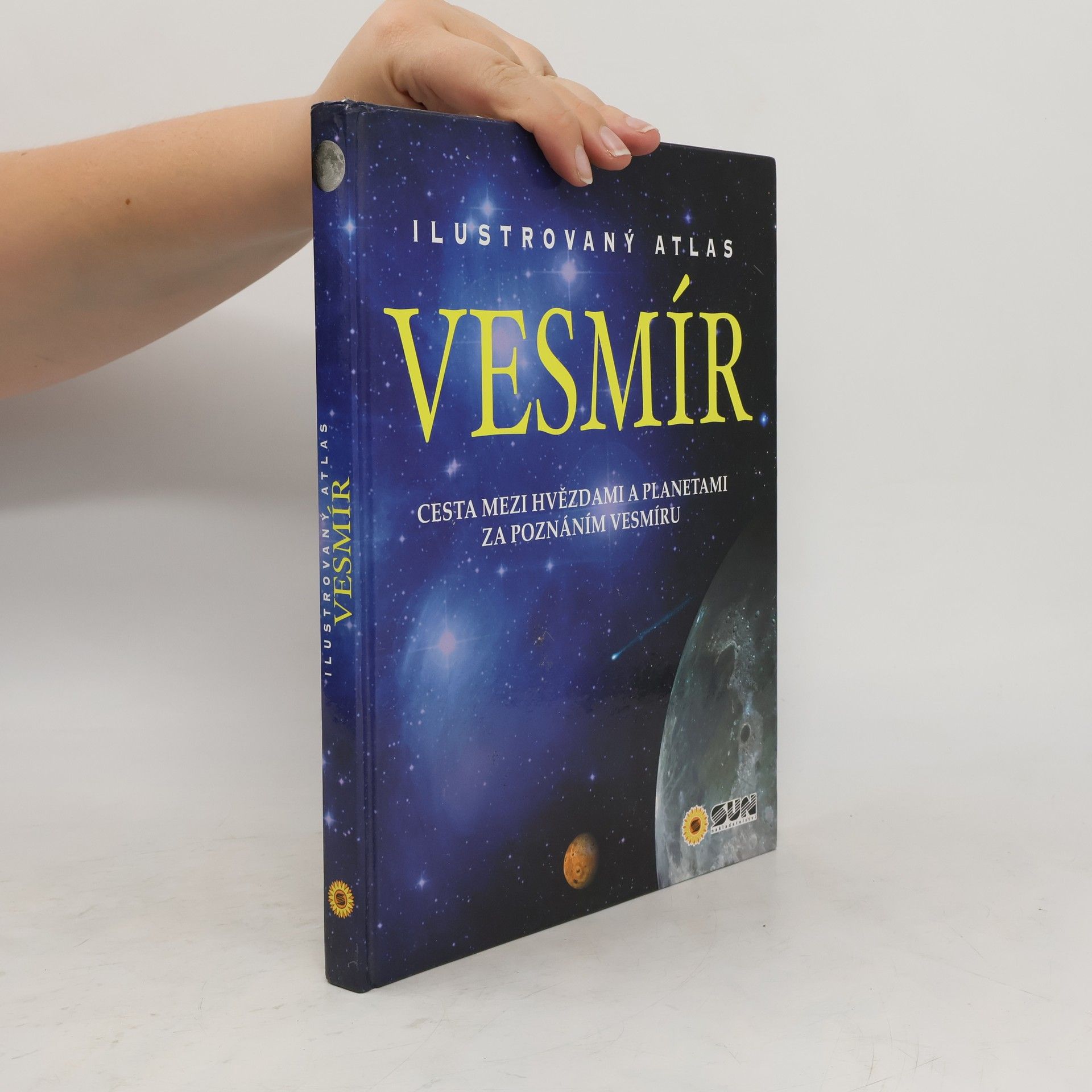 Jiří Mizera Ilustrovaný atlas vesmíru. Cesta mezi hvězdami a planetami za poznáním vesmíru