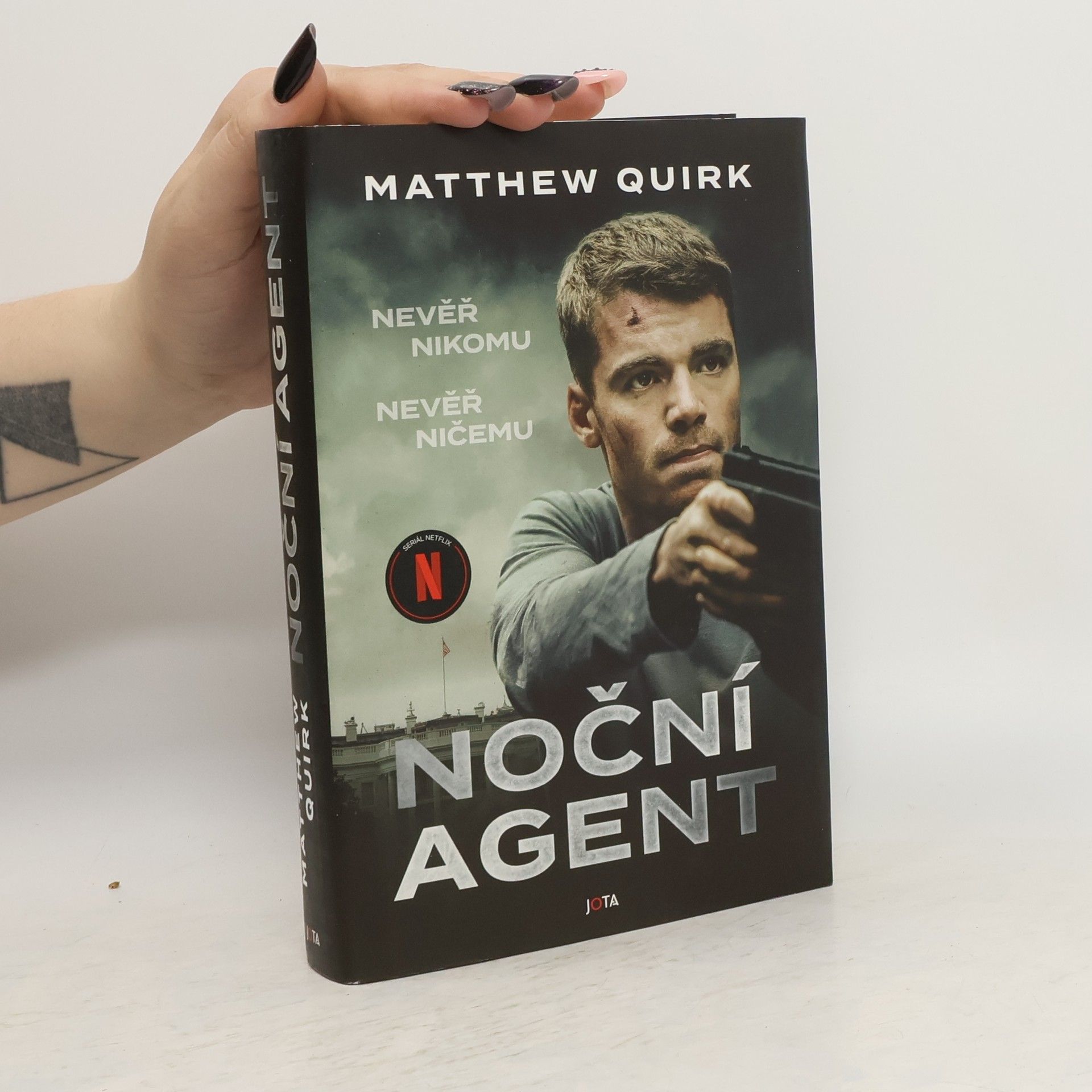 Matthew Quirk Noční agent