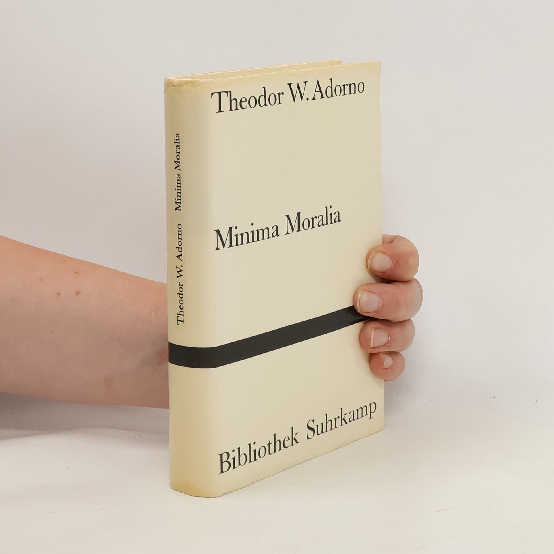 Theodor W. Adorno Minima Moralia