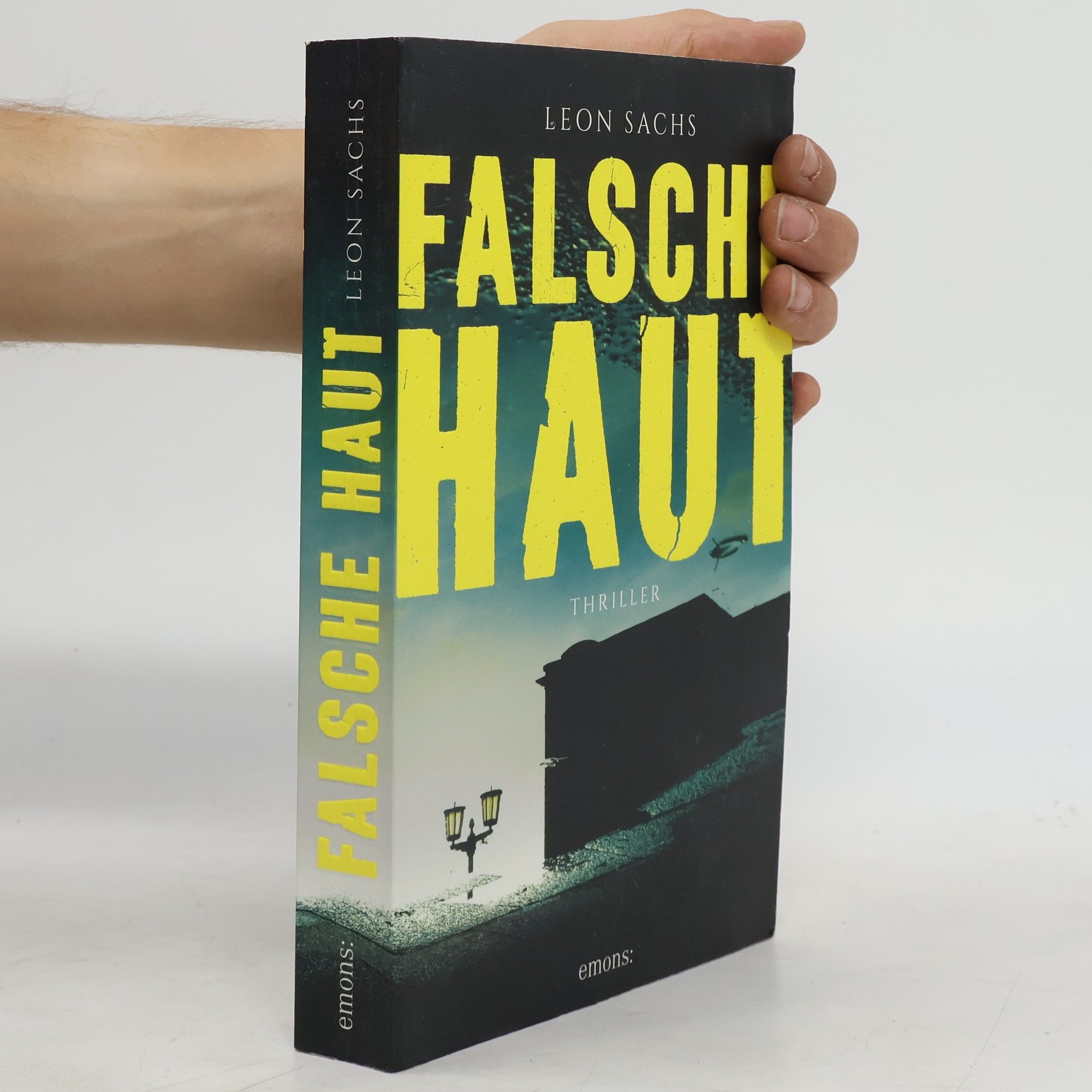 Leon Sachs Falsche Haut