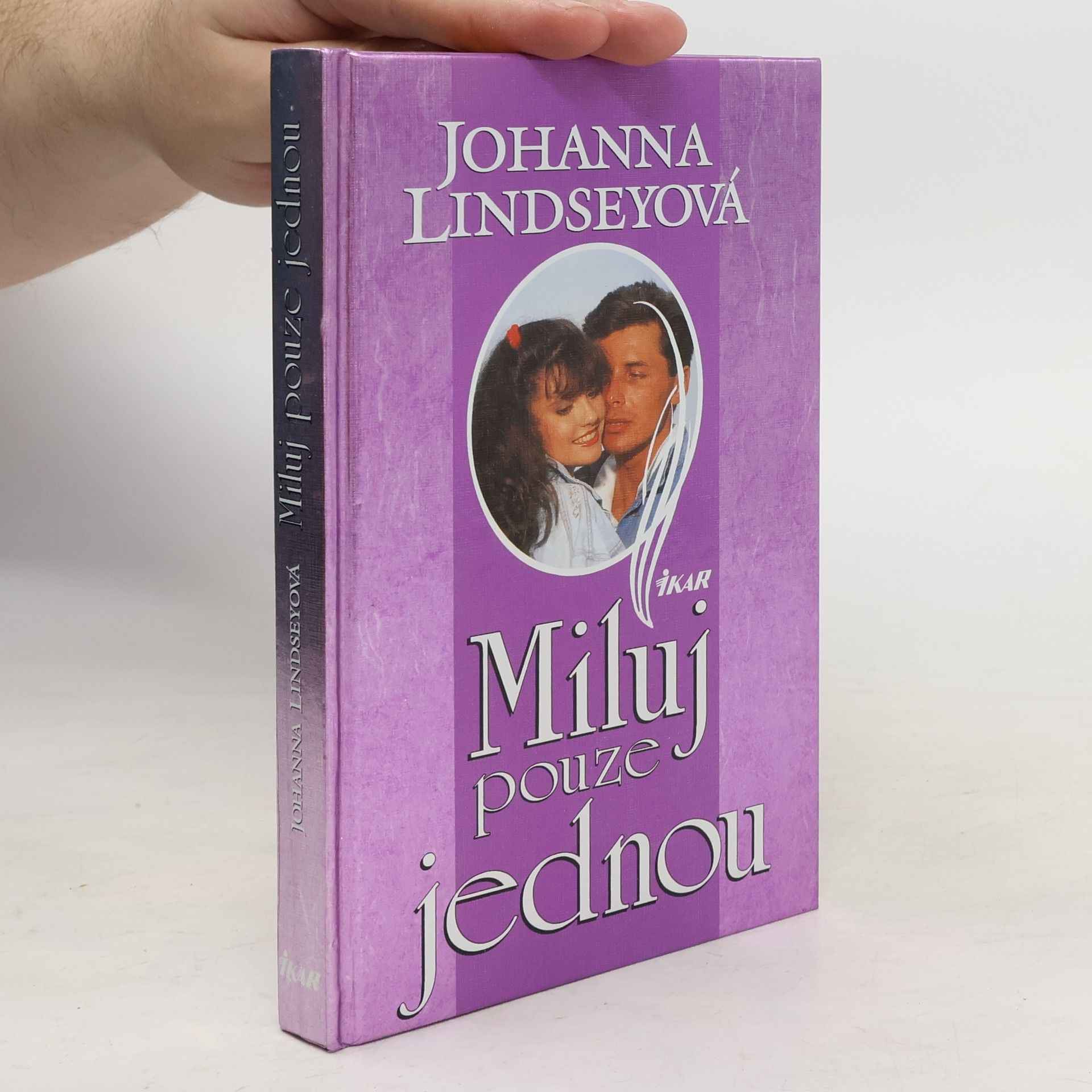 Johanna Lindsey Miluj pouze jednou