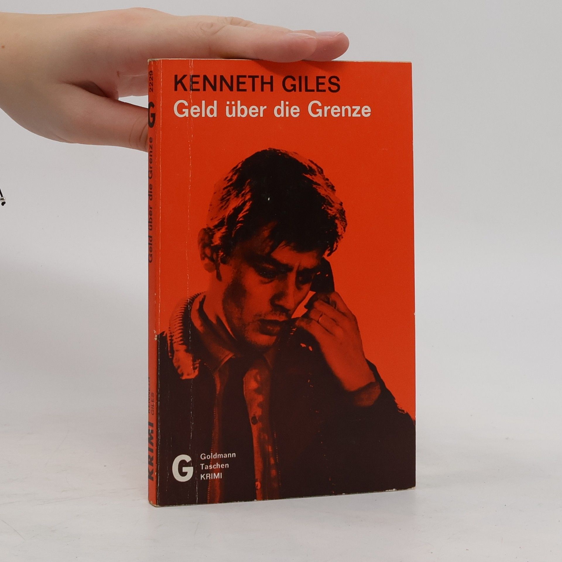 Kenneth Giles Geld über die Grenze