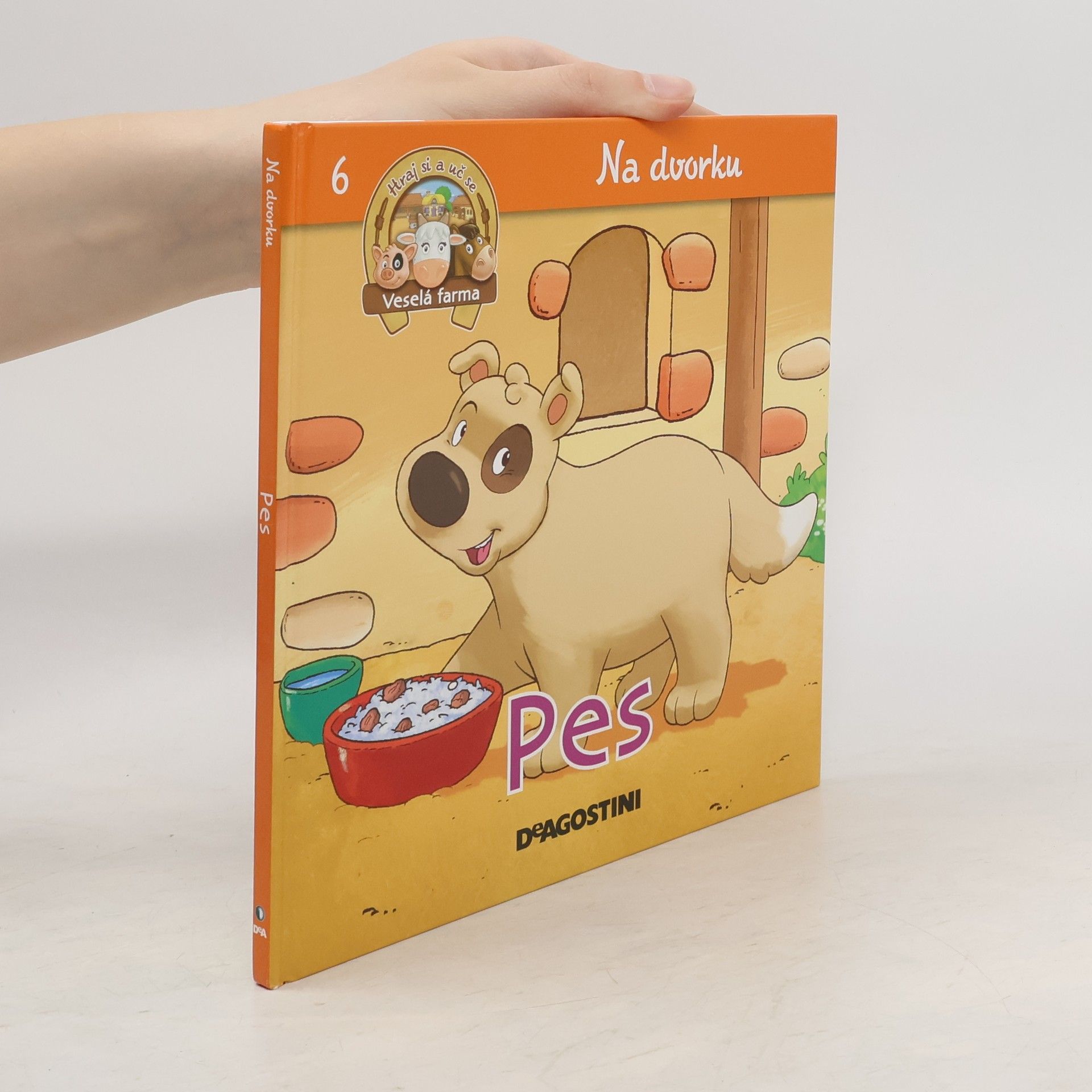 kolektiv Na dvorku 6. Pes