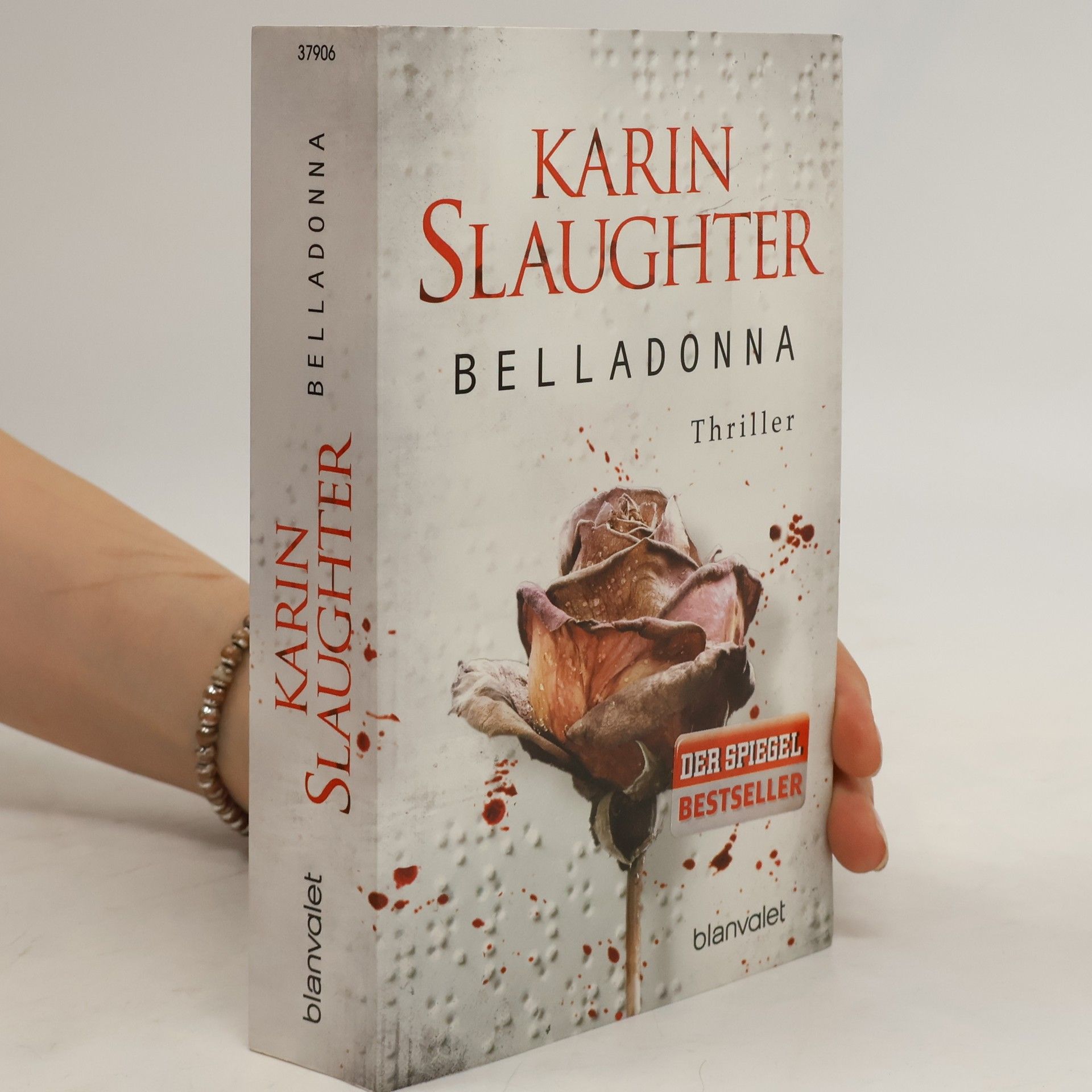 Karin Slaughter Belladonna