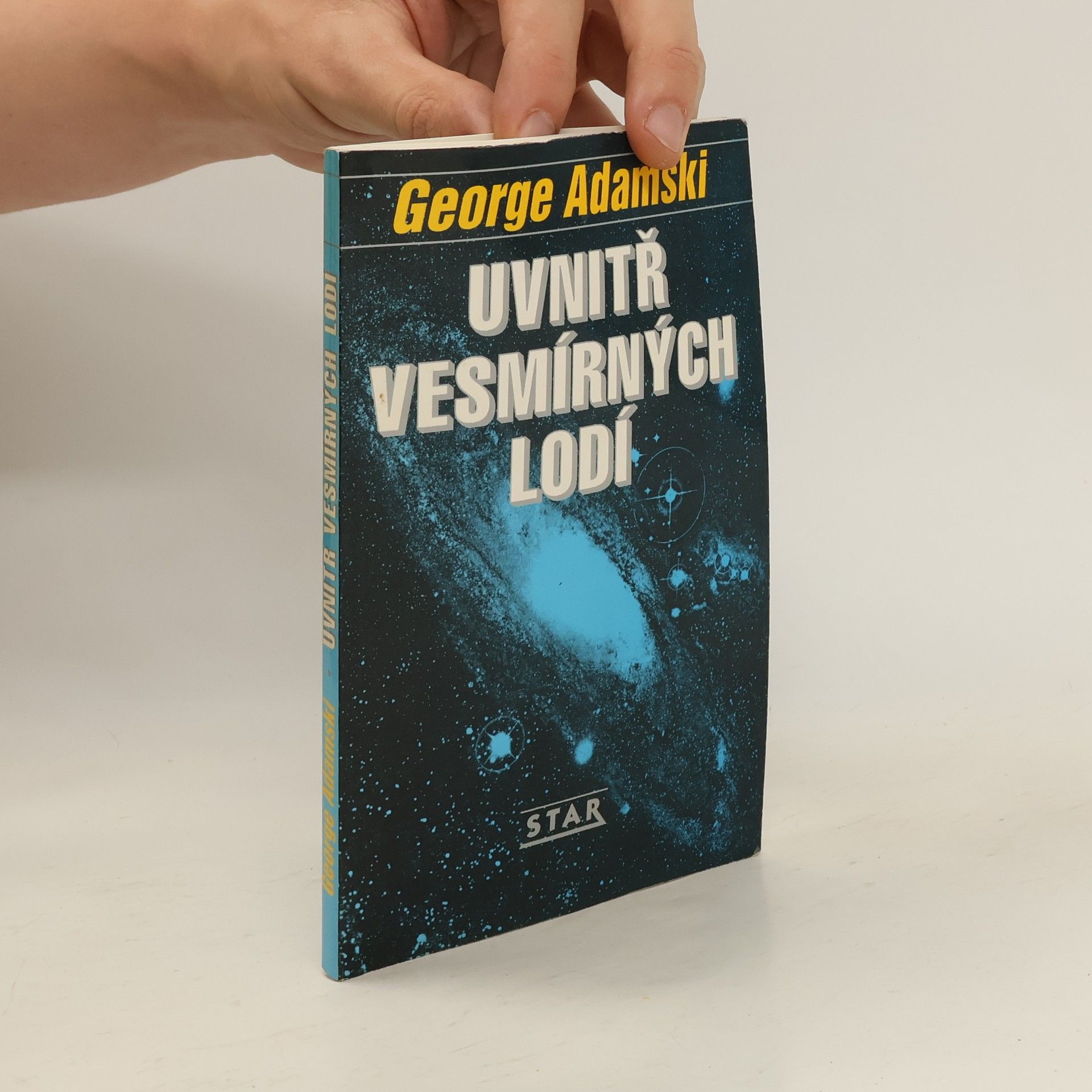 George Adamski Uvnitř vesmírných lodí