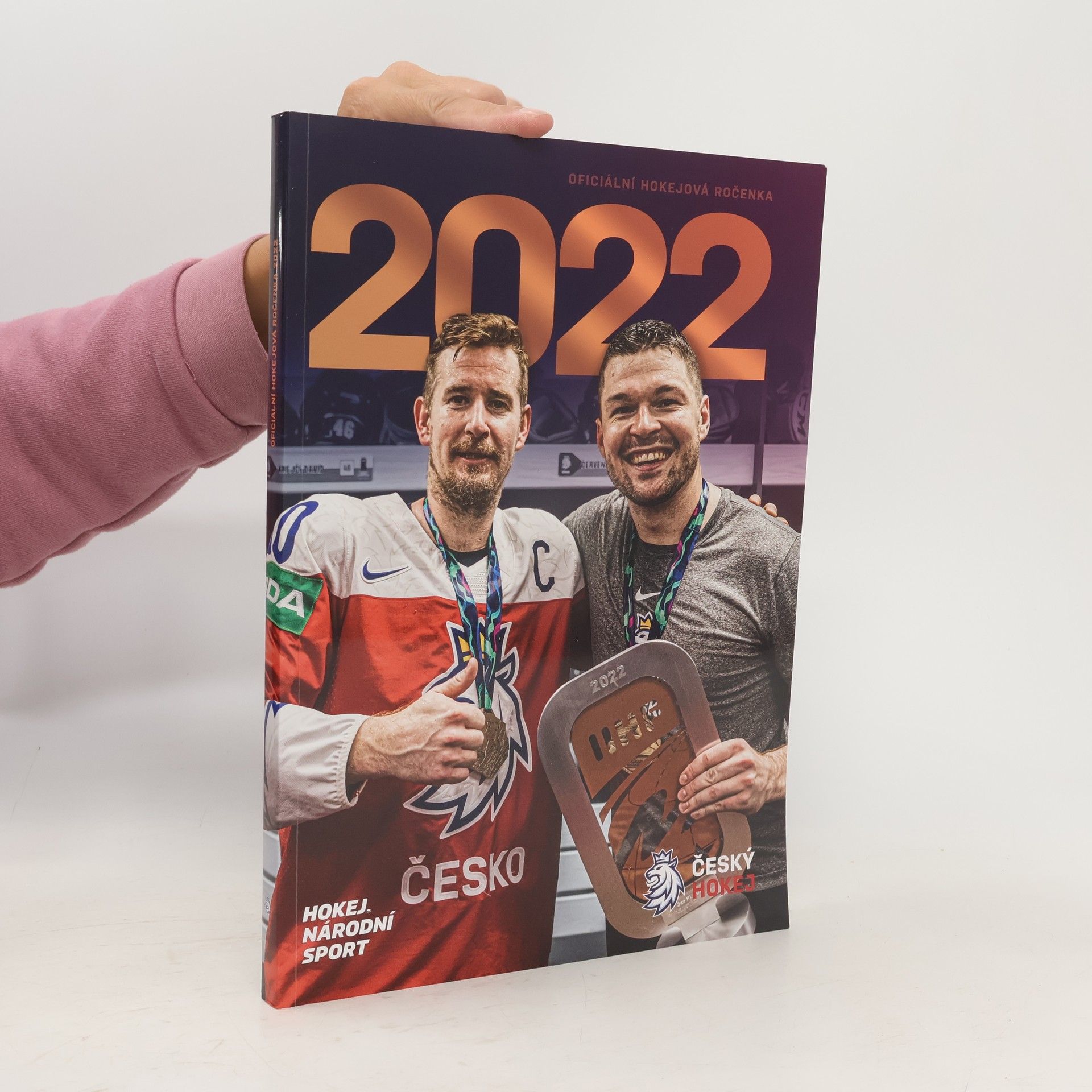 kolektiv Oficiální hokejová ročenka 2022