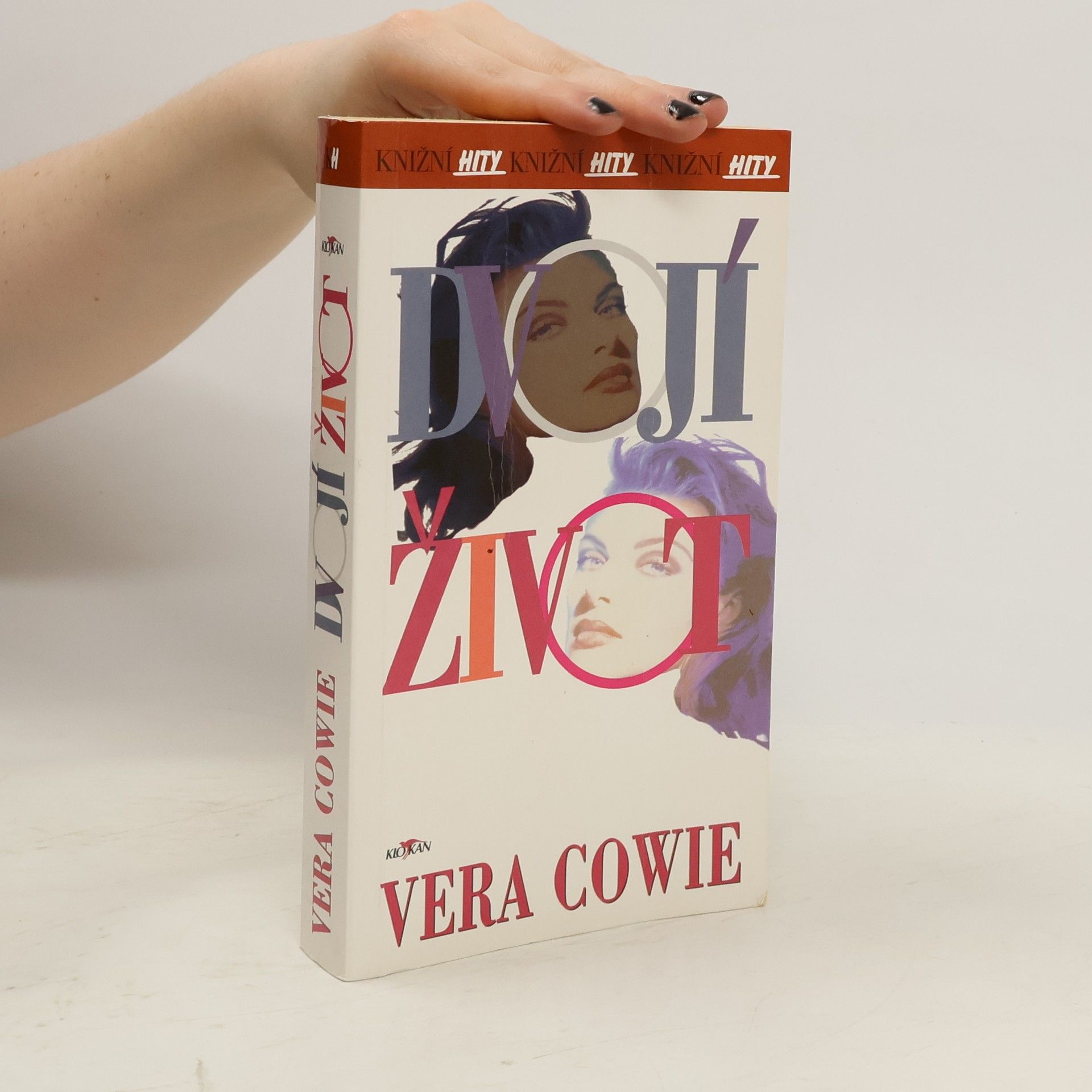 Vera Cowie Dvojí život
