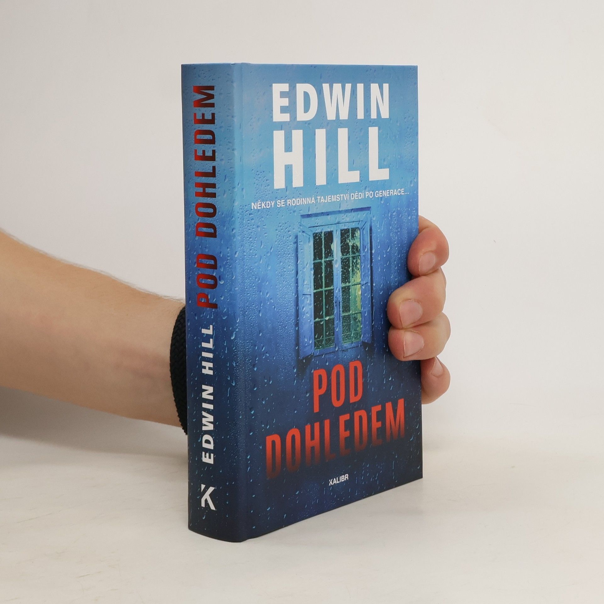 Edwin Hill Pod dohledem