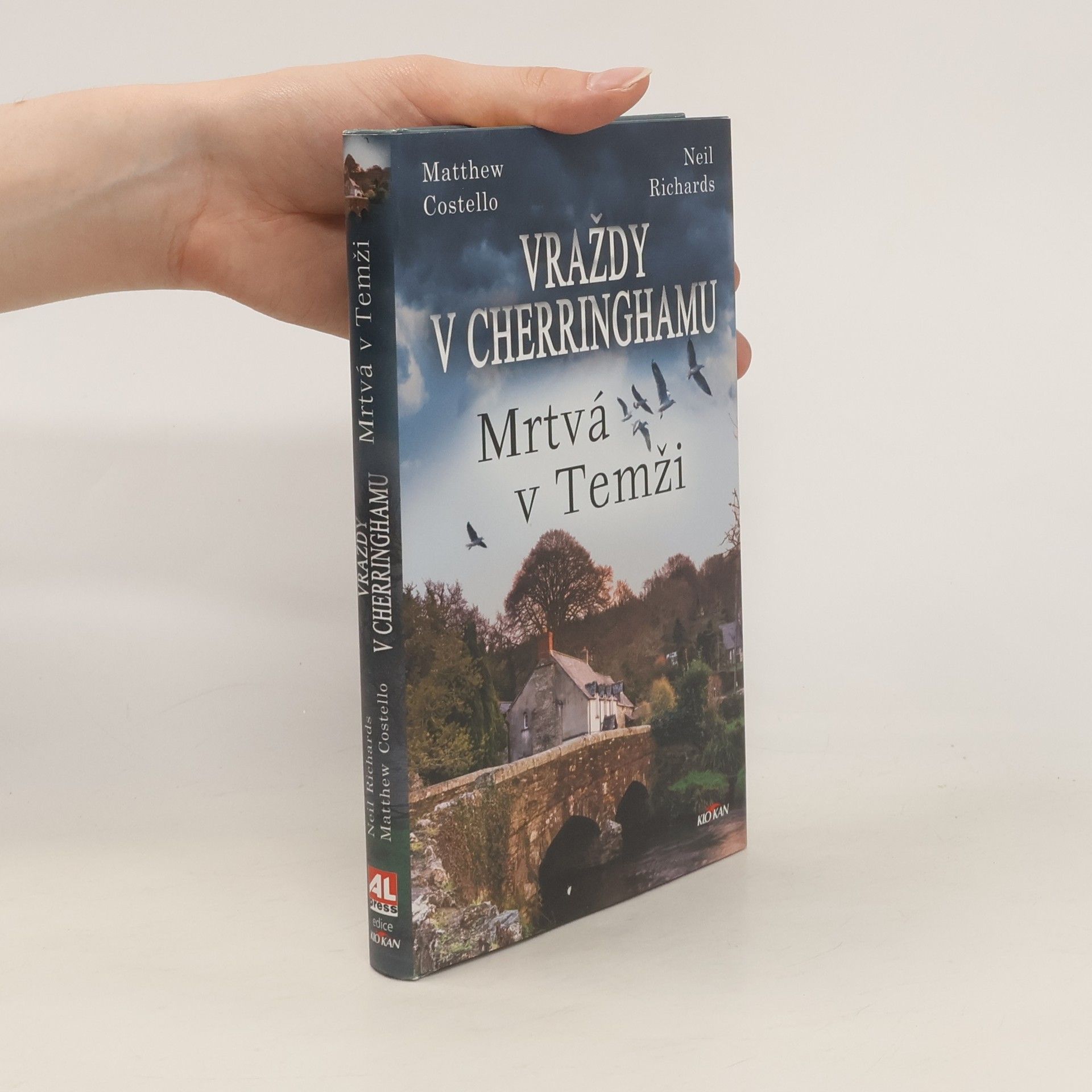 Matthew J. Costello Mrtvá v Temži