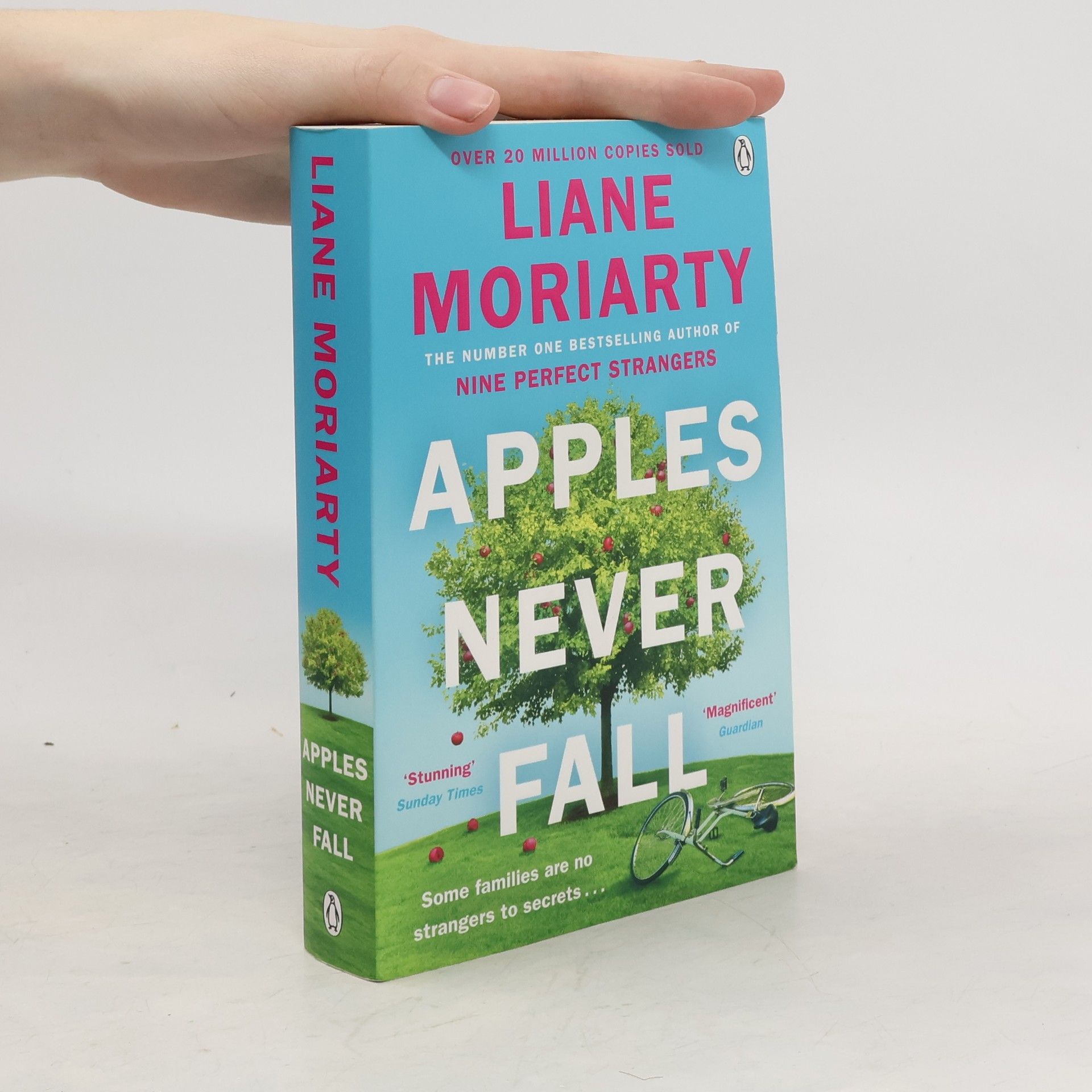Liane Moriarty Apples never fall