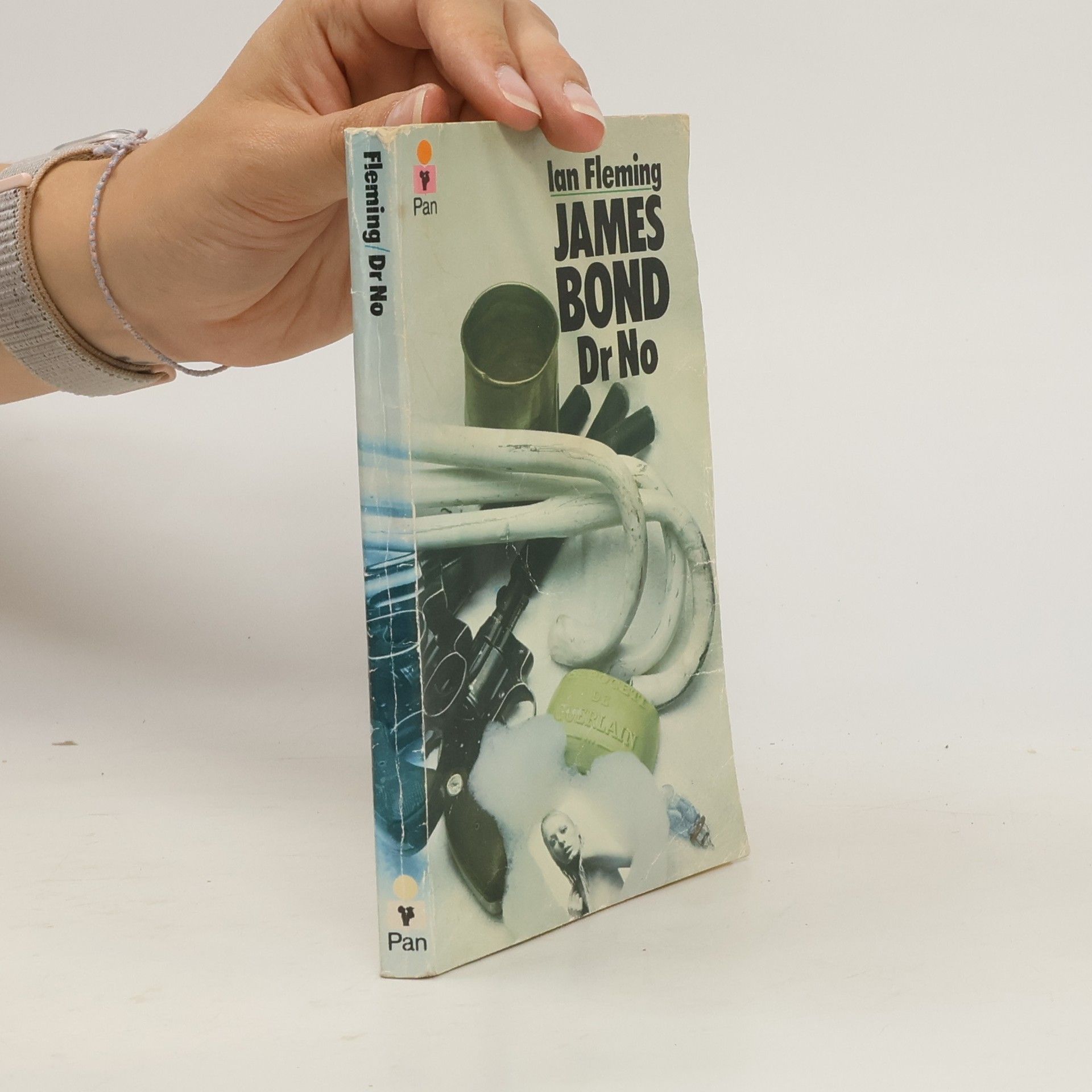 Ian Fleming James Bond. Dr No