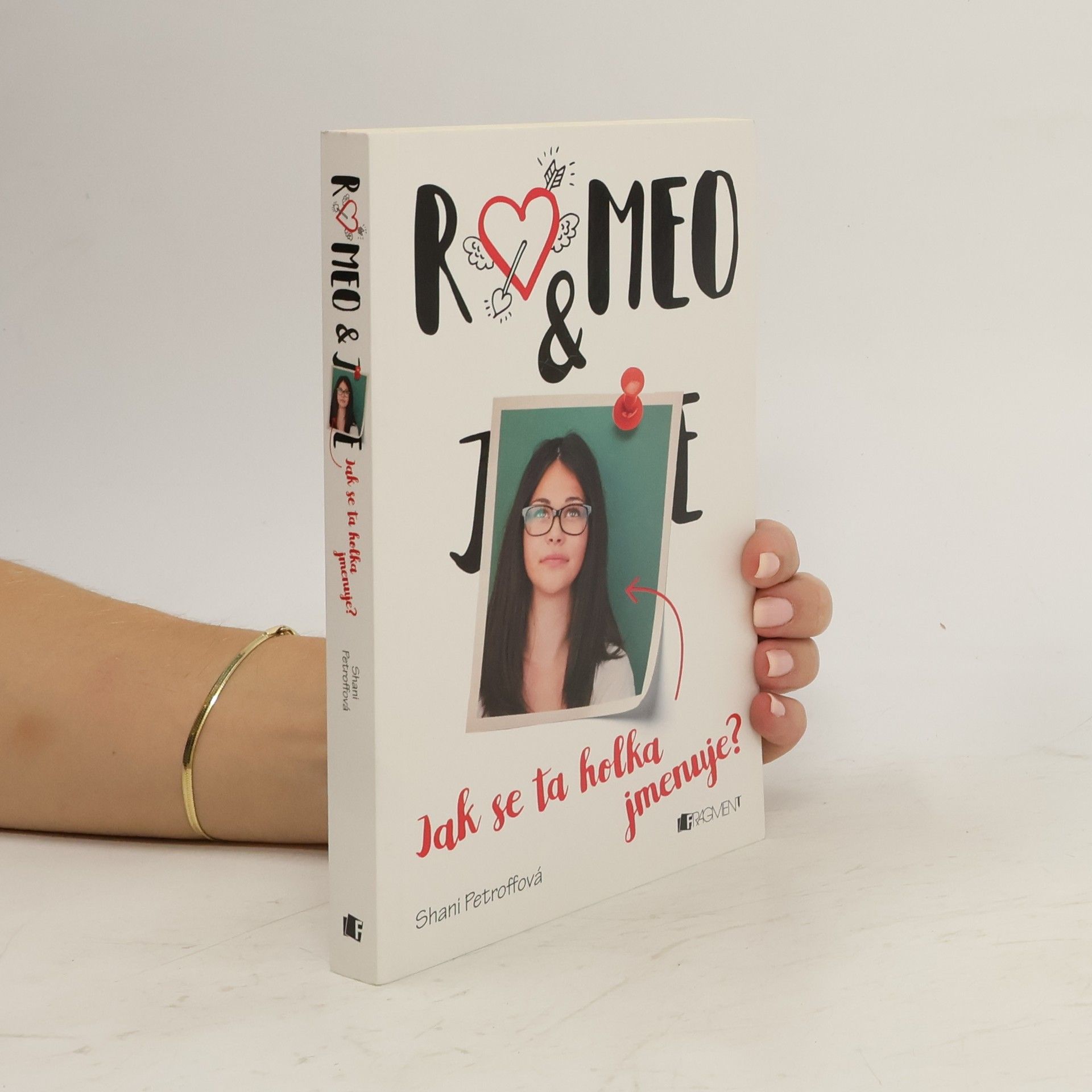 Shani Petroff Romeo & ... Jak se ta holka jmenuje?