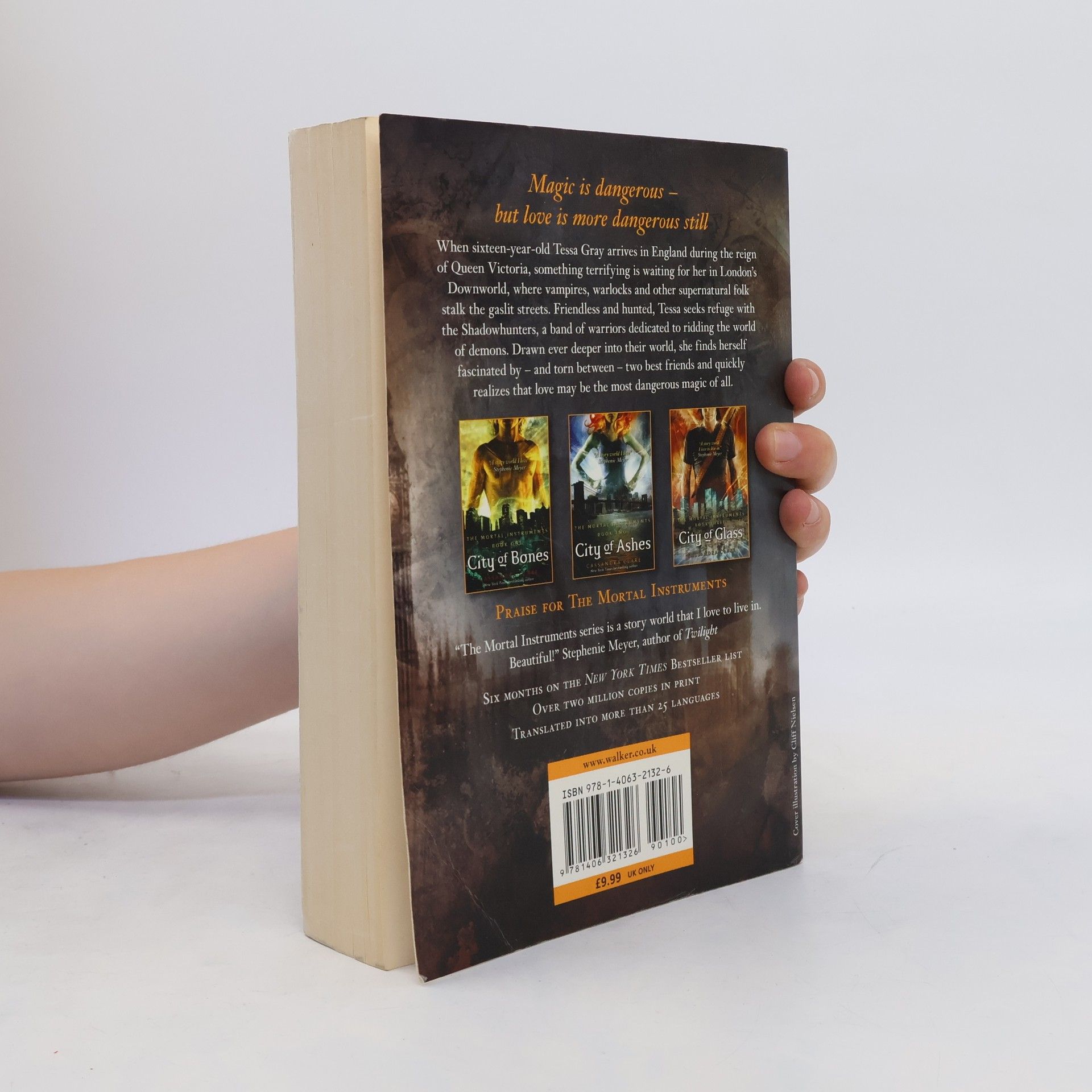 Cassandra Clare Clockwork Angel