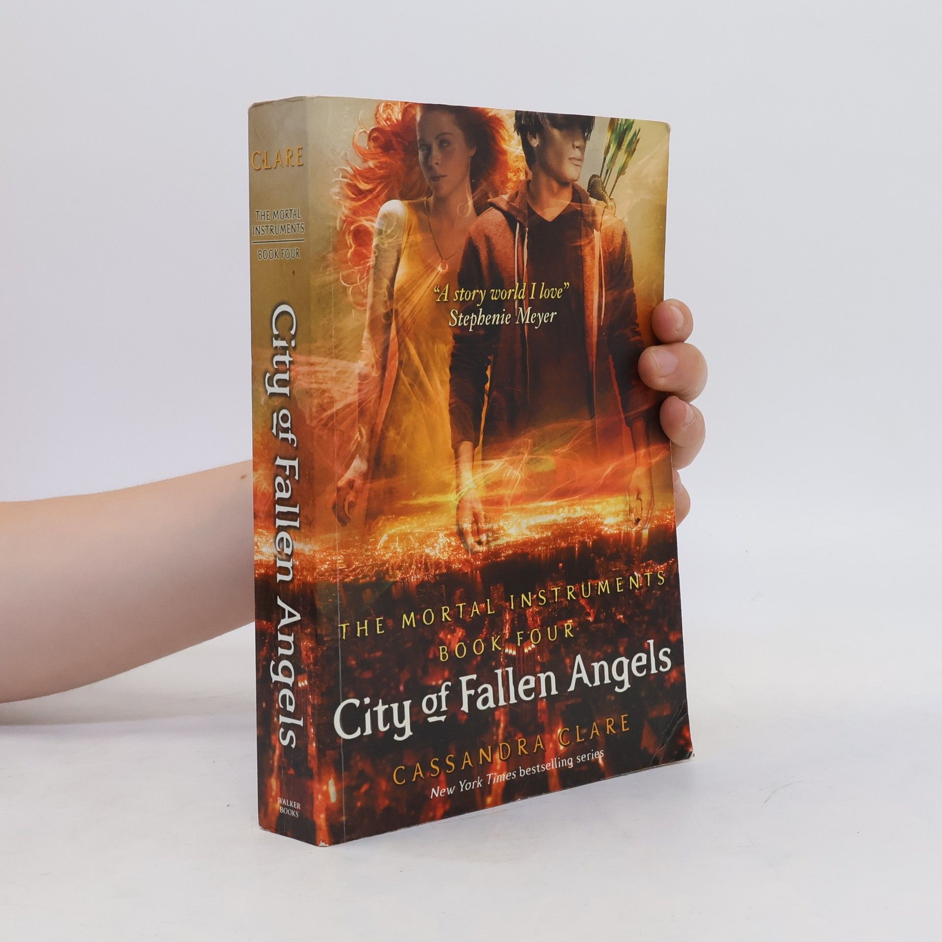 Cassandra Clare City of Fallen Angels.The mortal instruments. Book four