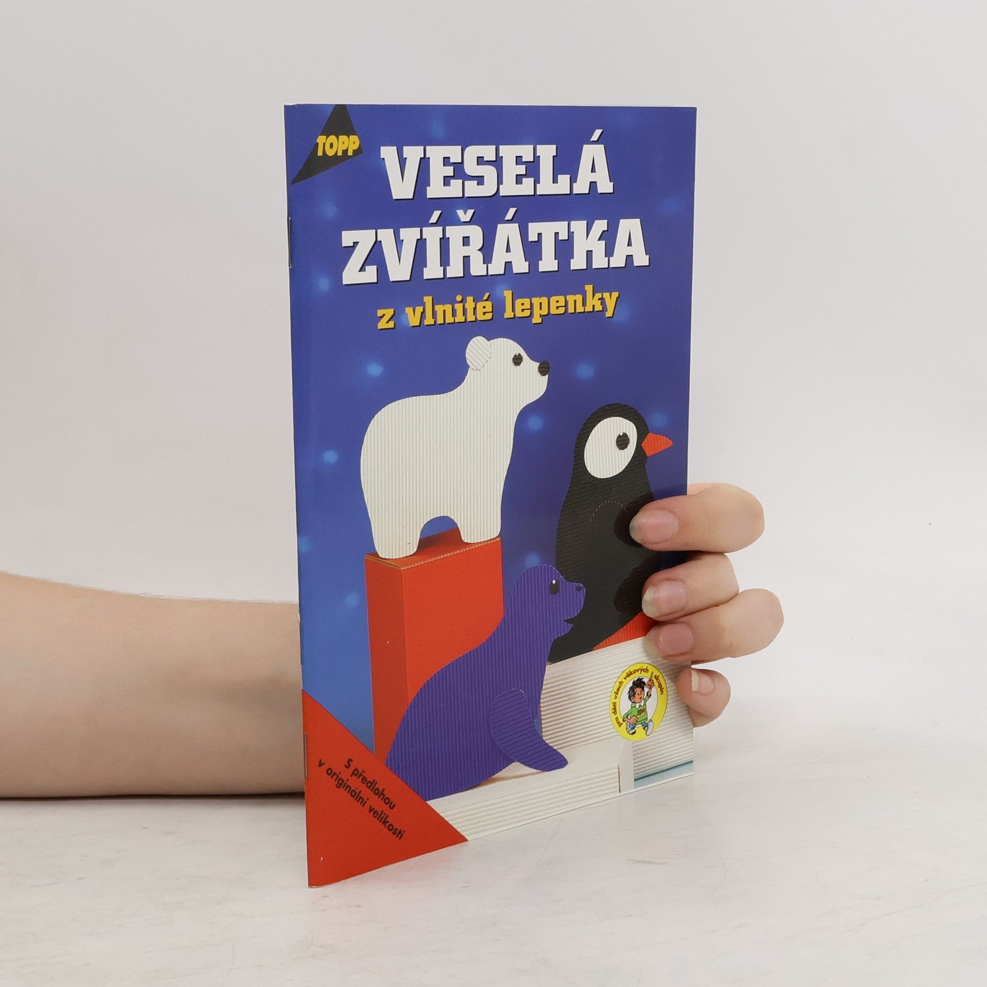 Armin Täubner Veselá zvířátka z vlnité lepenky