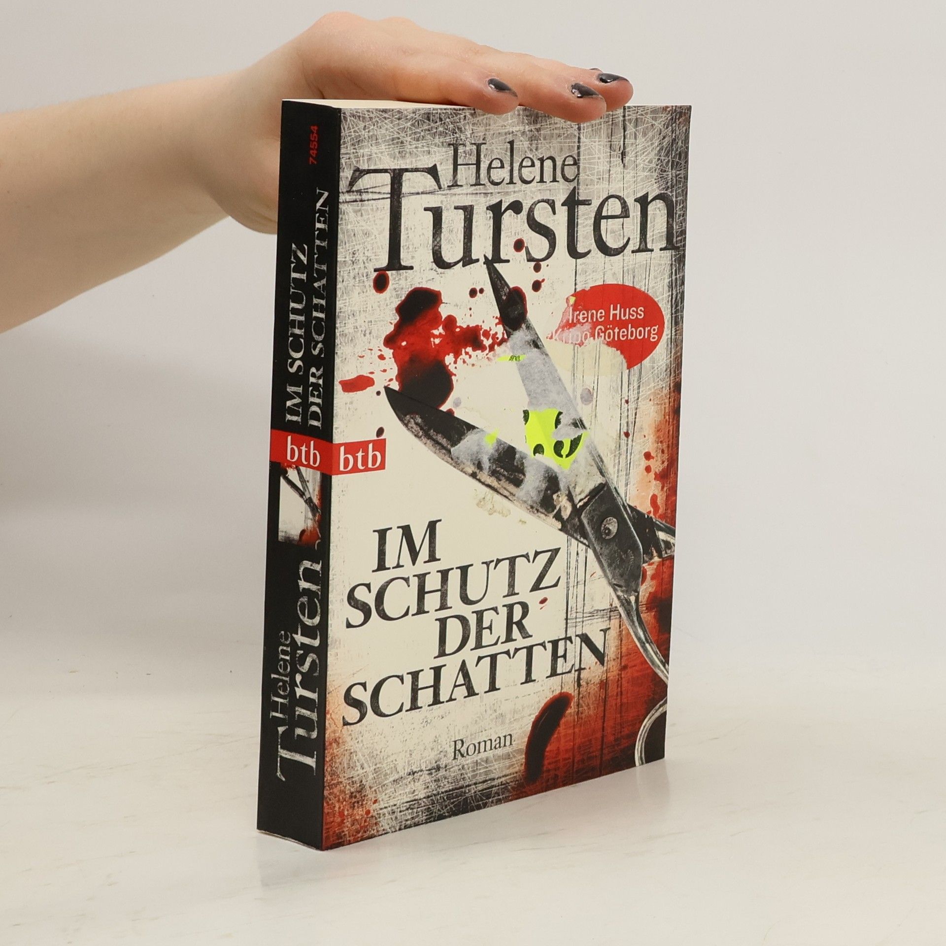 Helene Tursten Im Schutz der Schatten