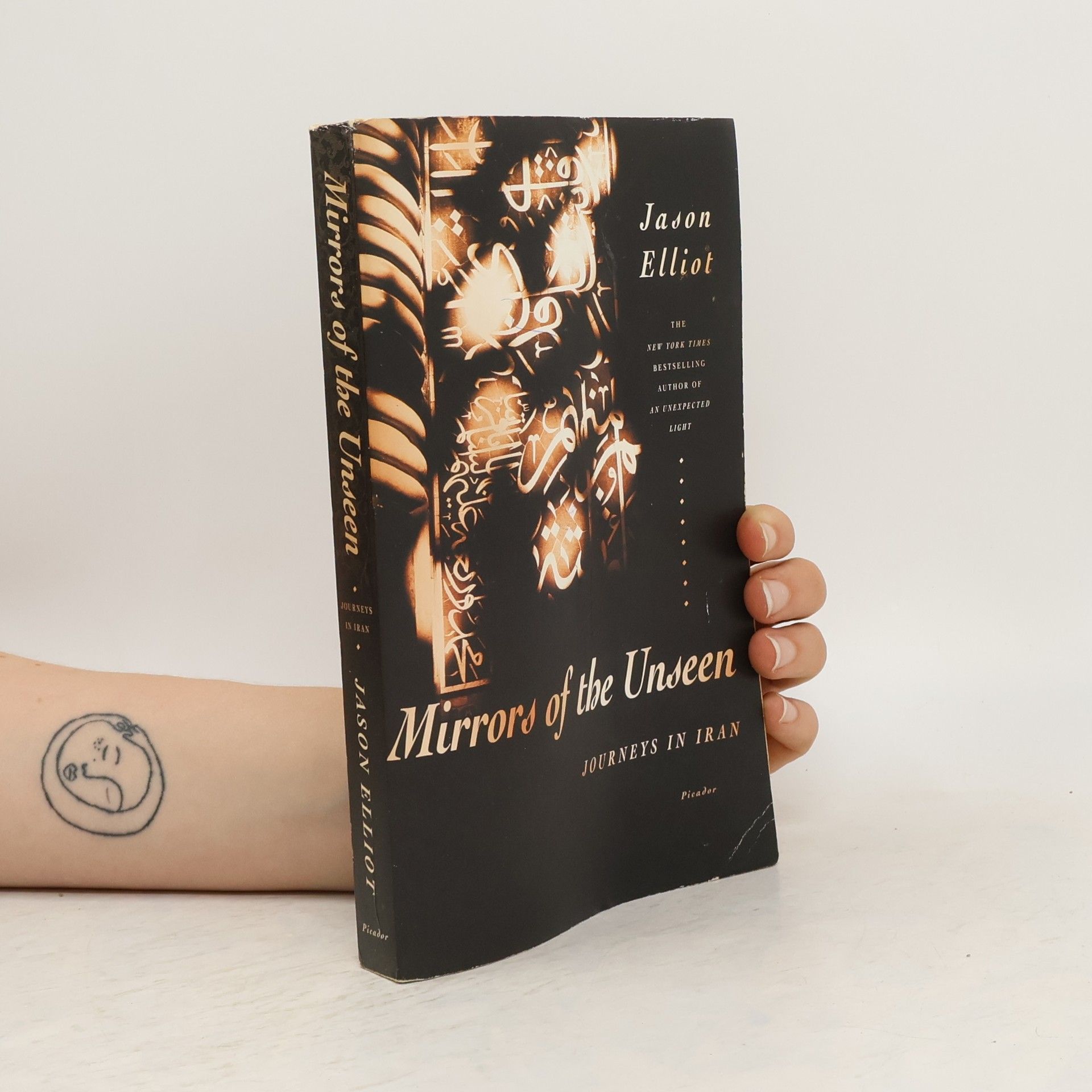 Jason Elliot Mirrors of the Unseen