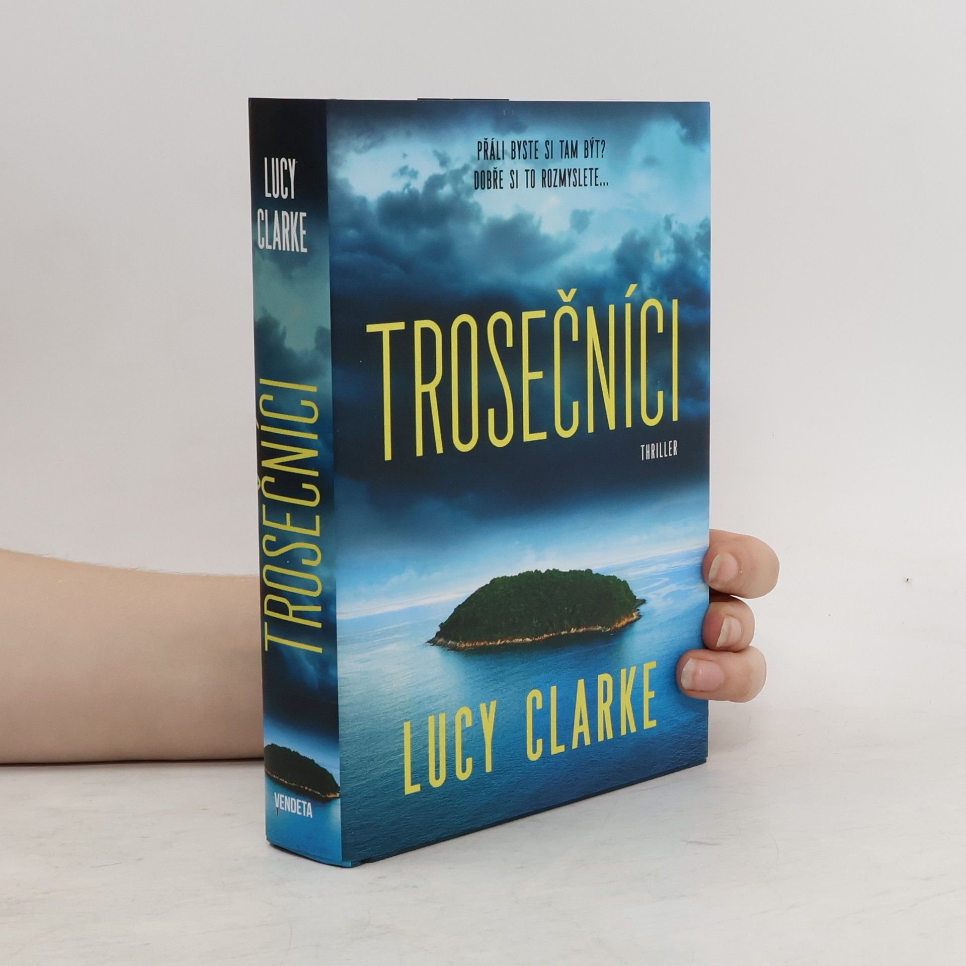 Lucy Clarke Trosečníci