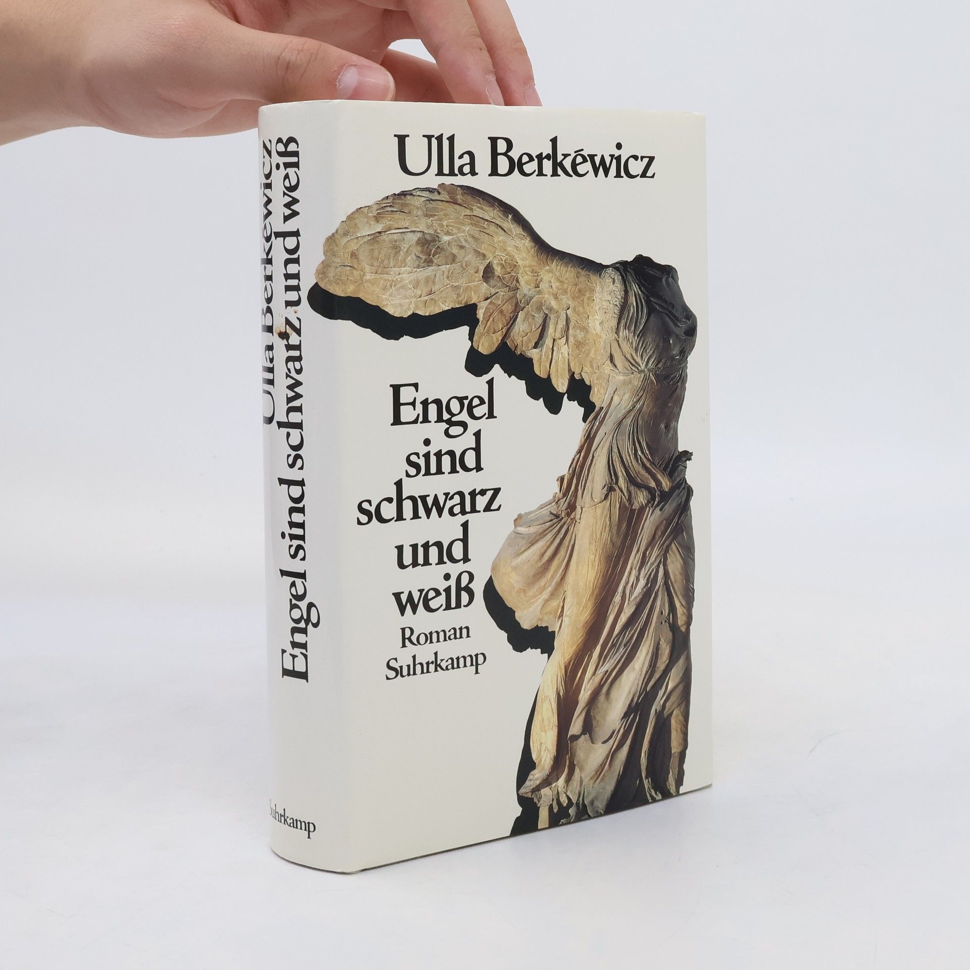 Ulla Berkéwicz Engel sind schwarz und weiss