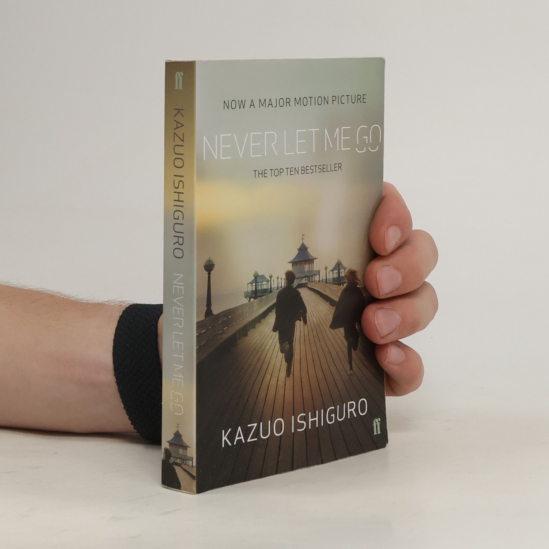 Kazuo Ishiguro Never let me go