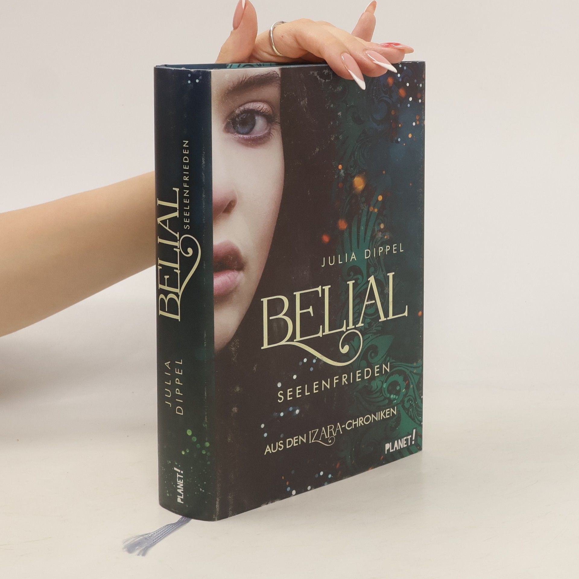 Julia Dippel Izara 6: Belial