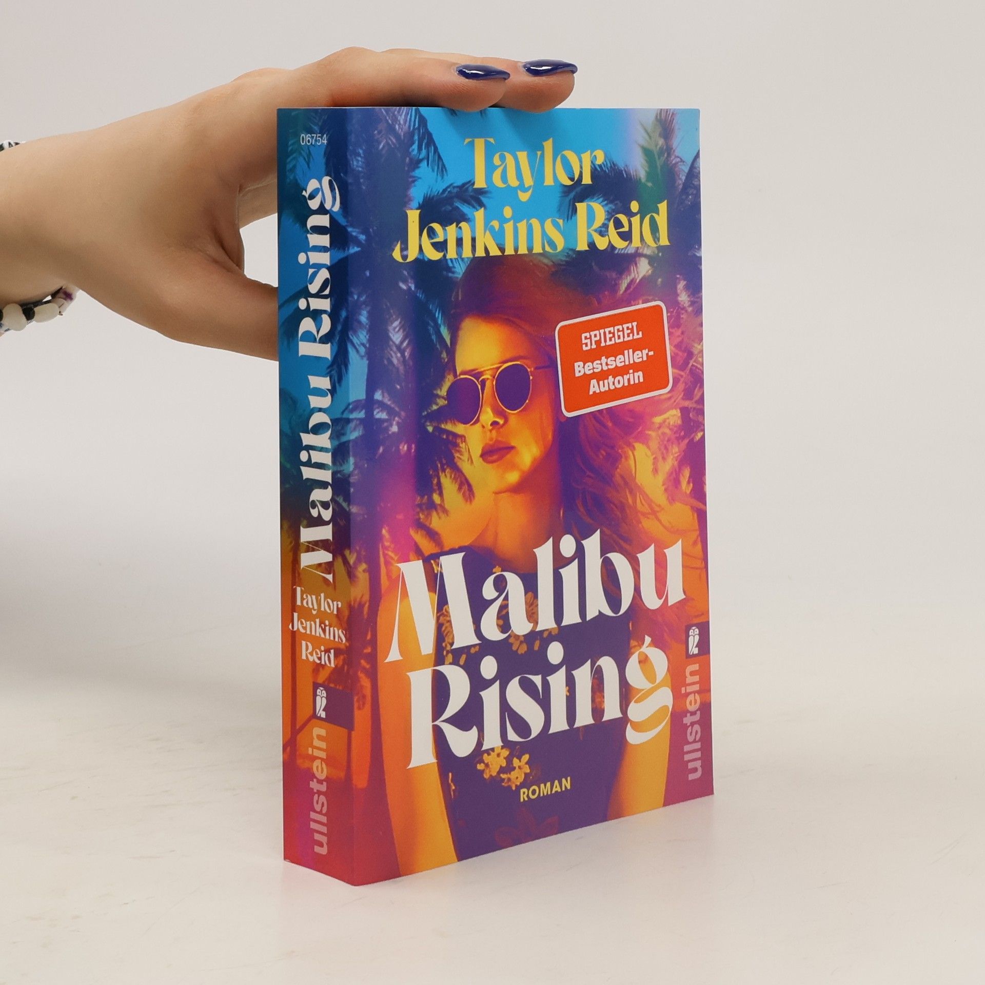 Taylor Jenkins Reid Malibu Rising