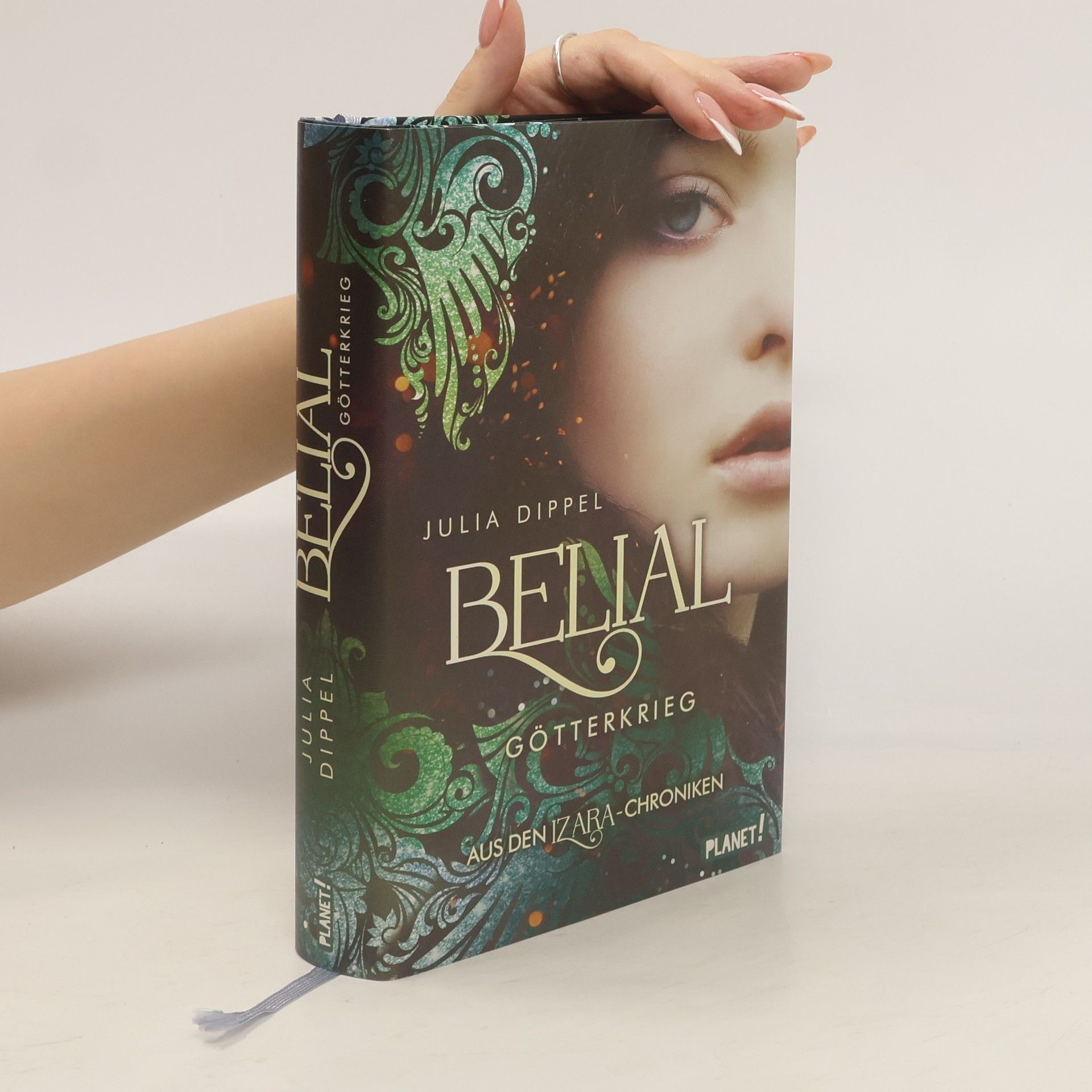 Julia Dippel Belial
