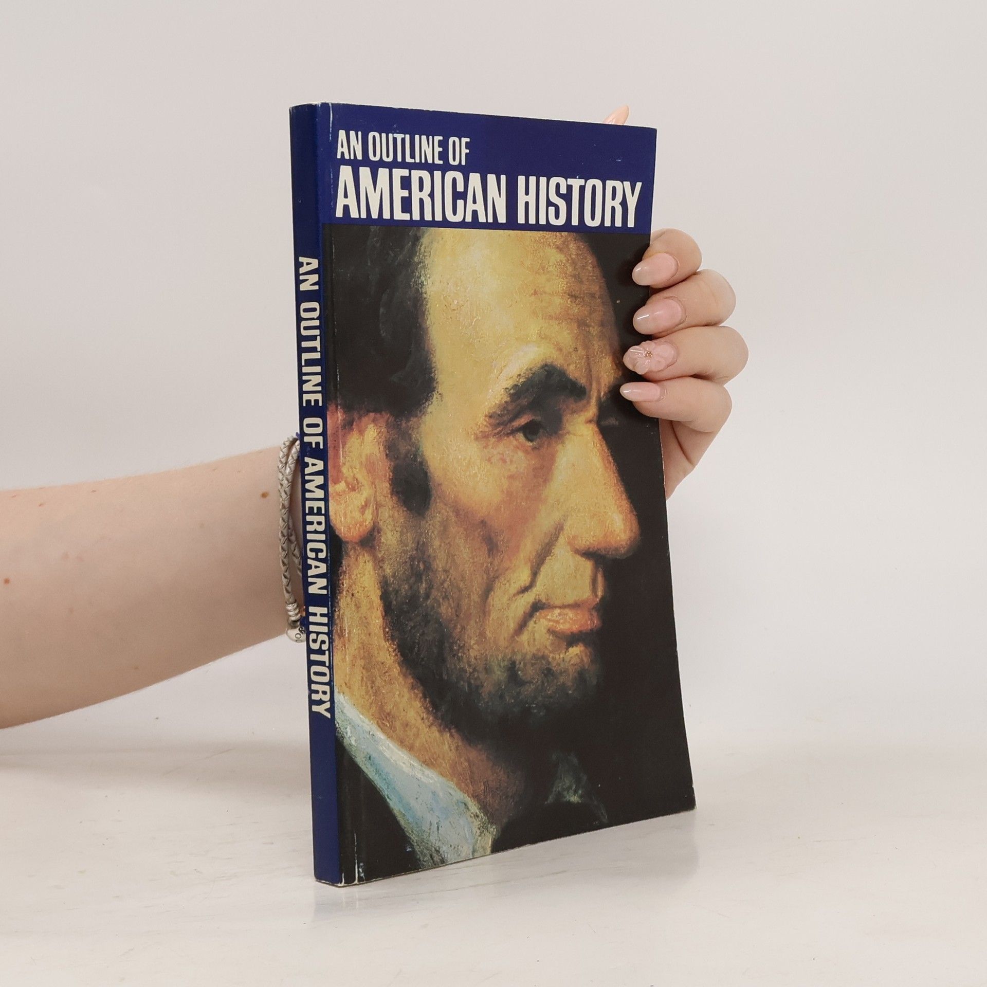 Collectif d'auteurs An Outline of American history