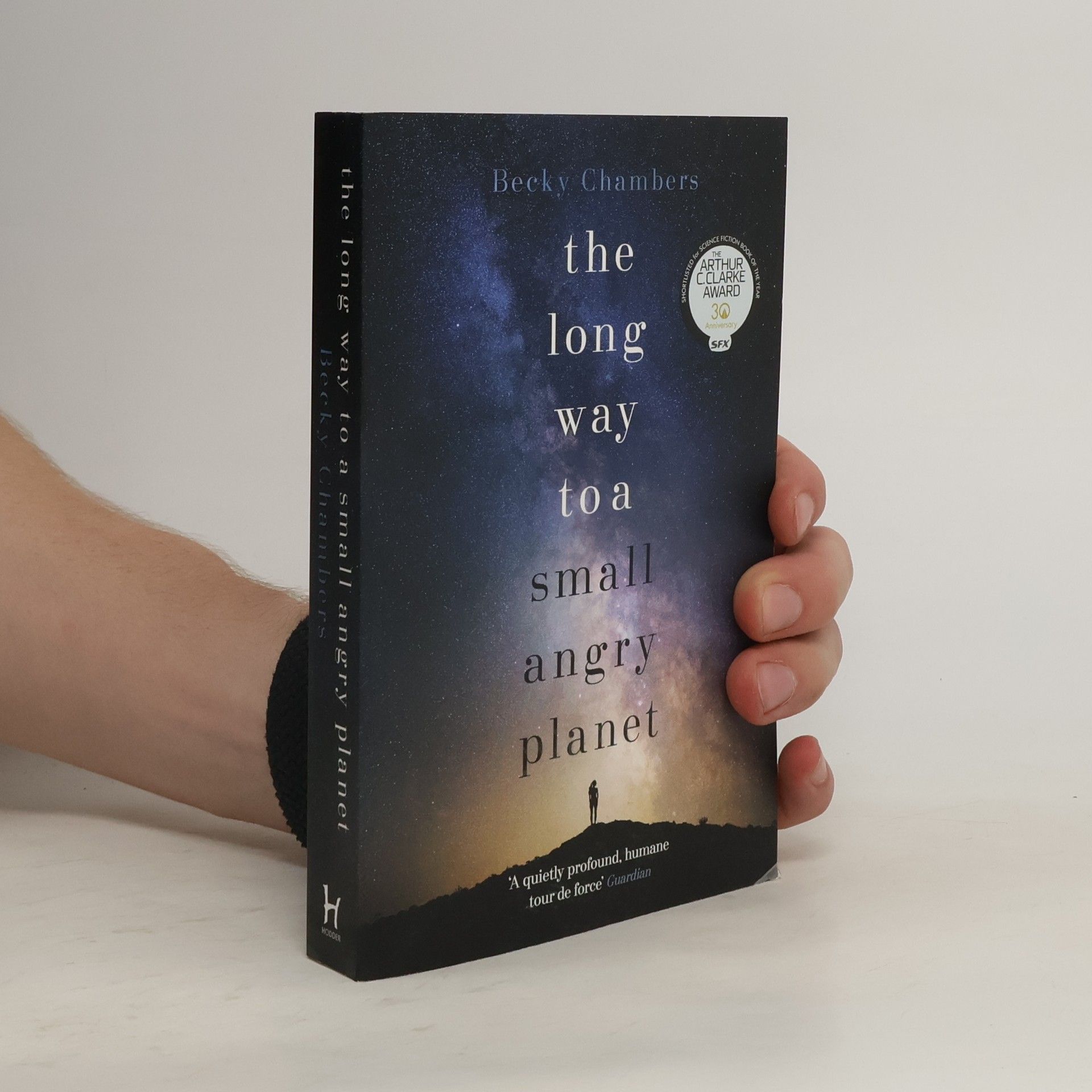 Becky Chambers The long way to a small angry planet