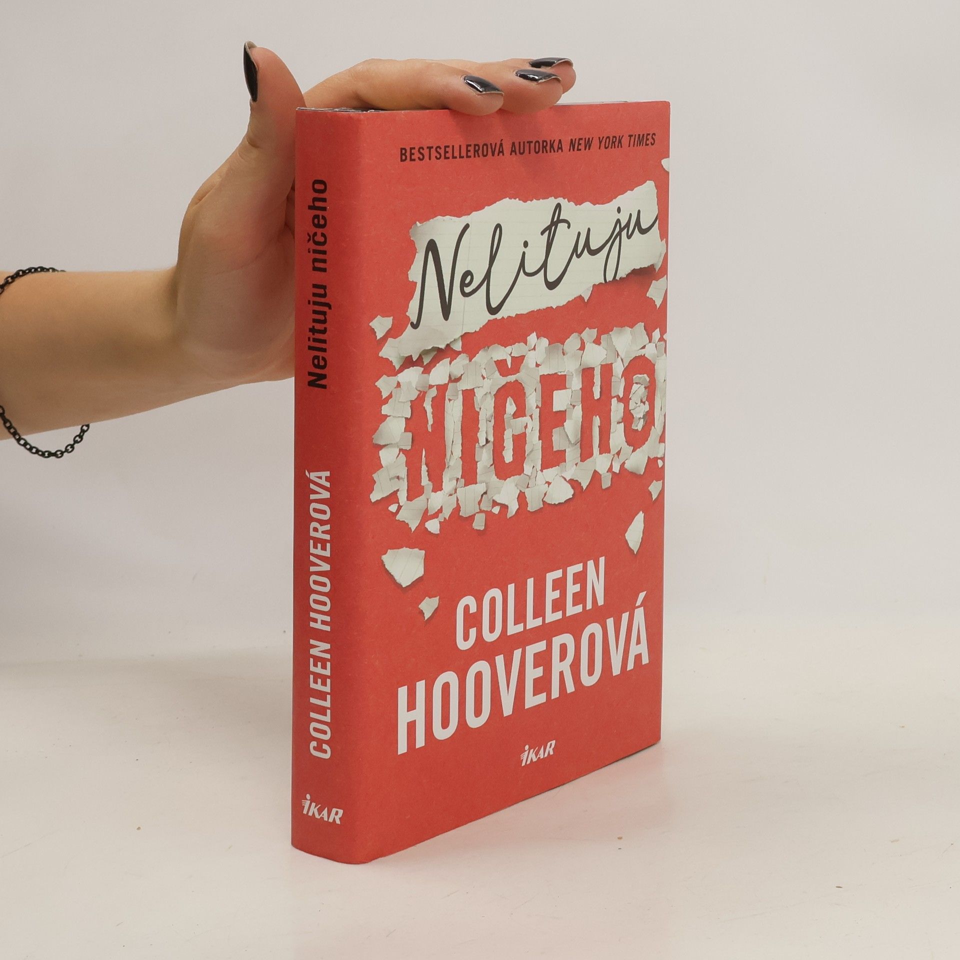 Colleen Hoover Nelituju ničeho