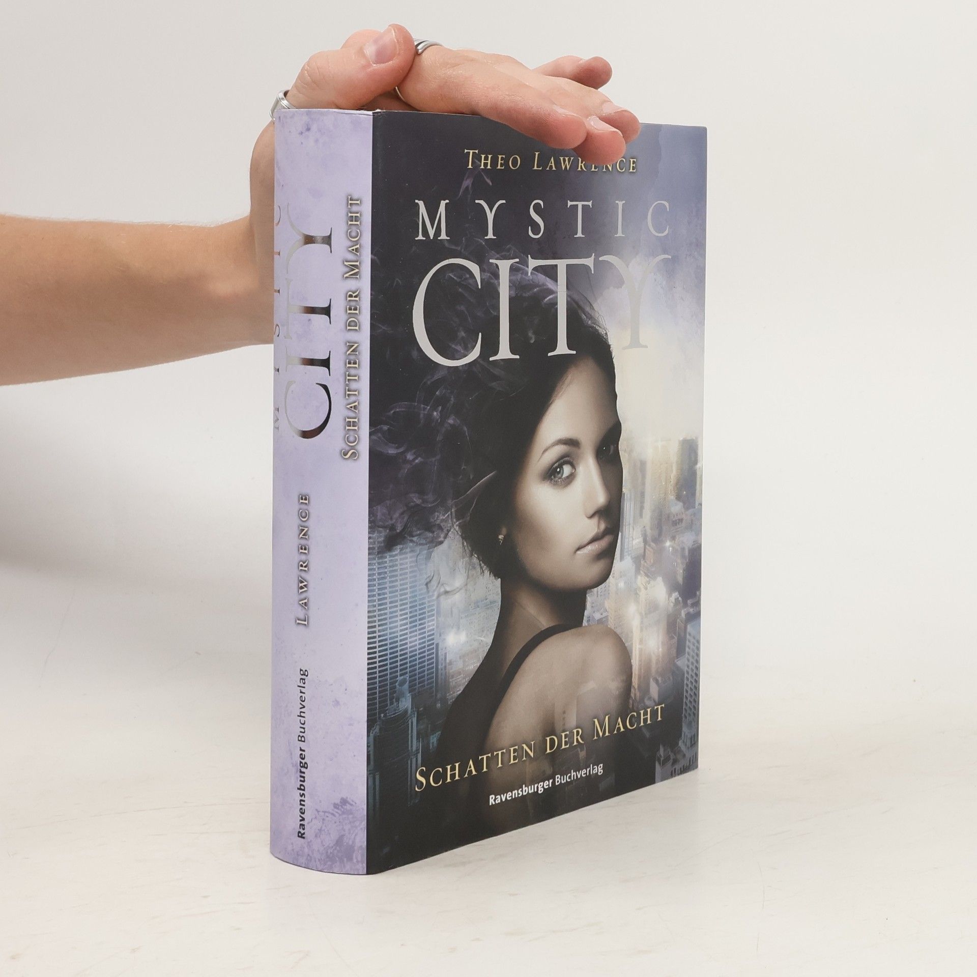 Theo Lawrence Mystic City. Schatten der Macht