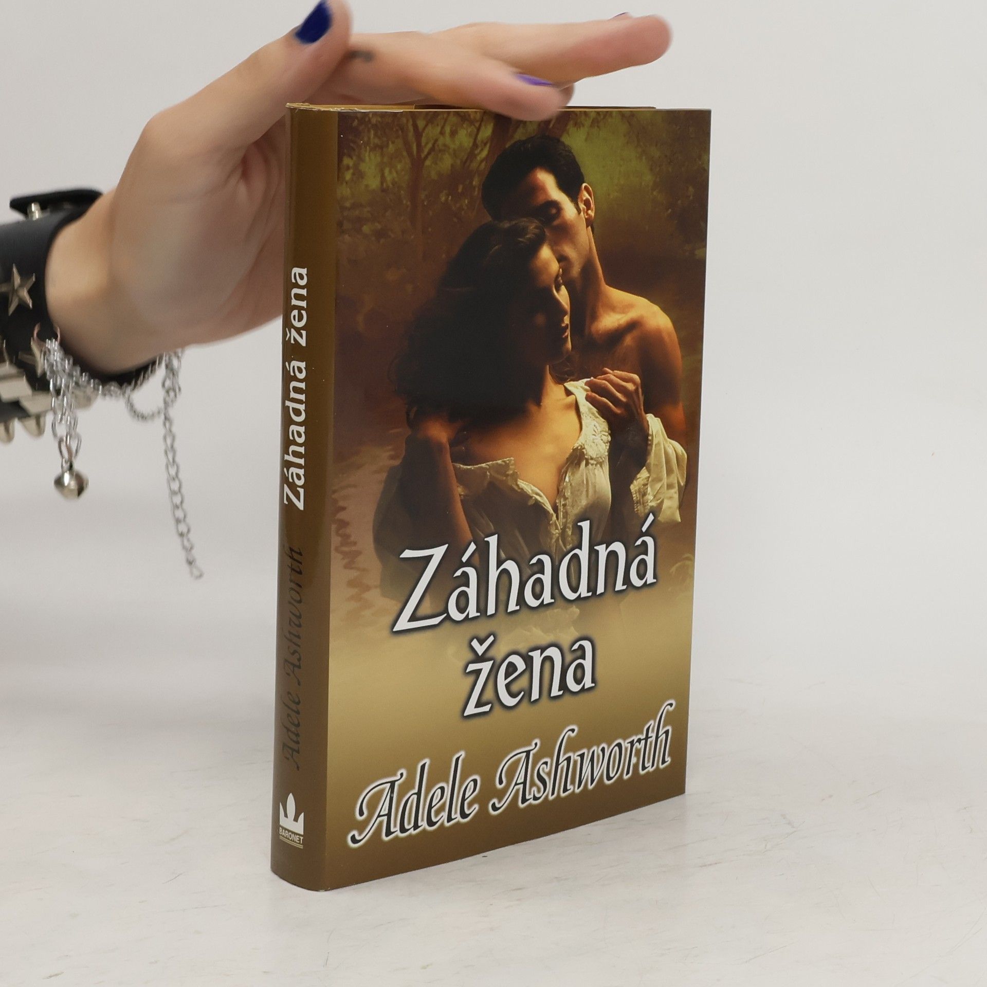 Adele Ashworth Záhadná žena