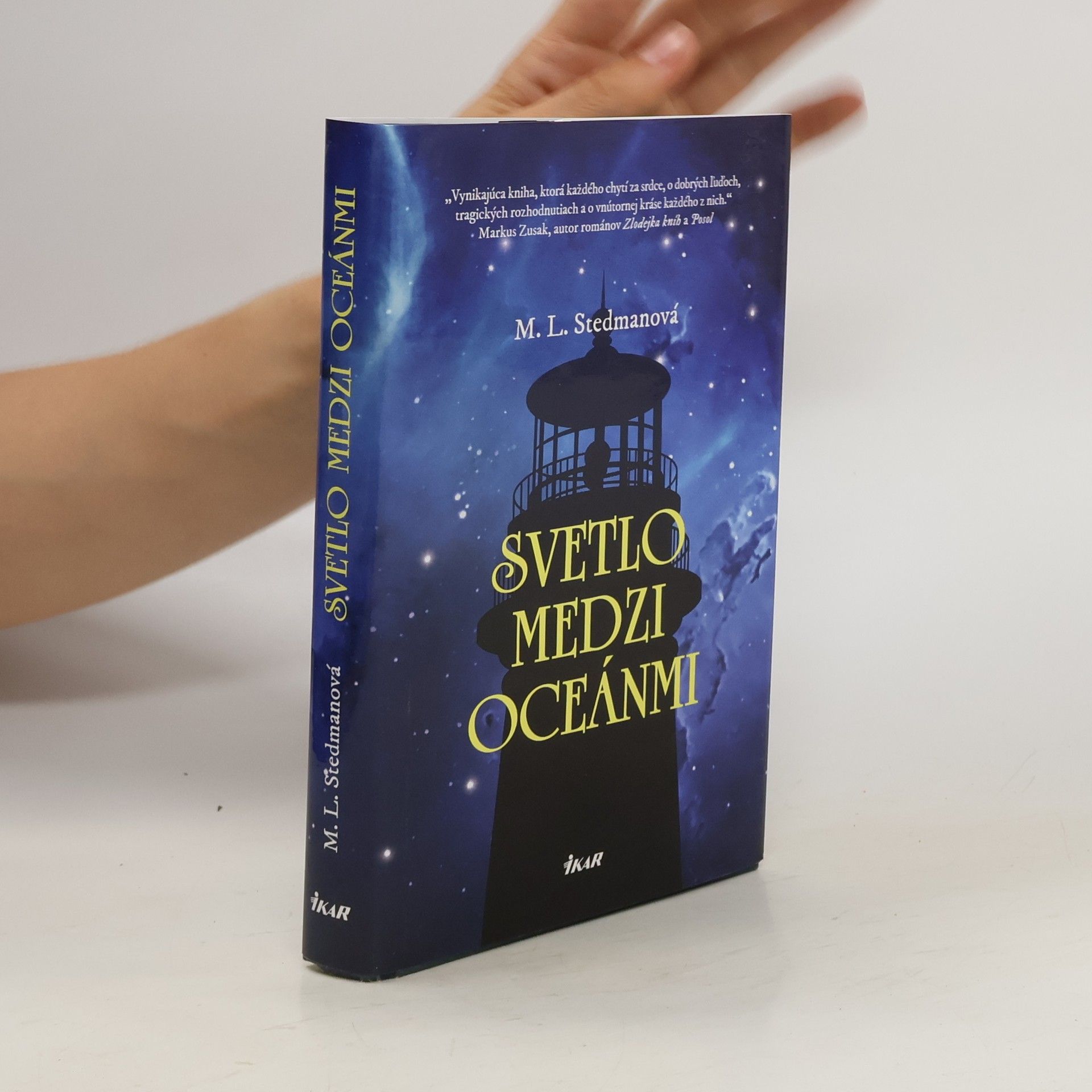 M. L. Stedman Svetlo medzi oceánmi