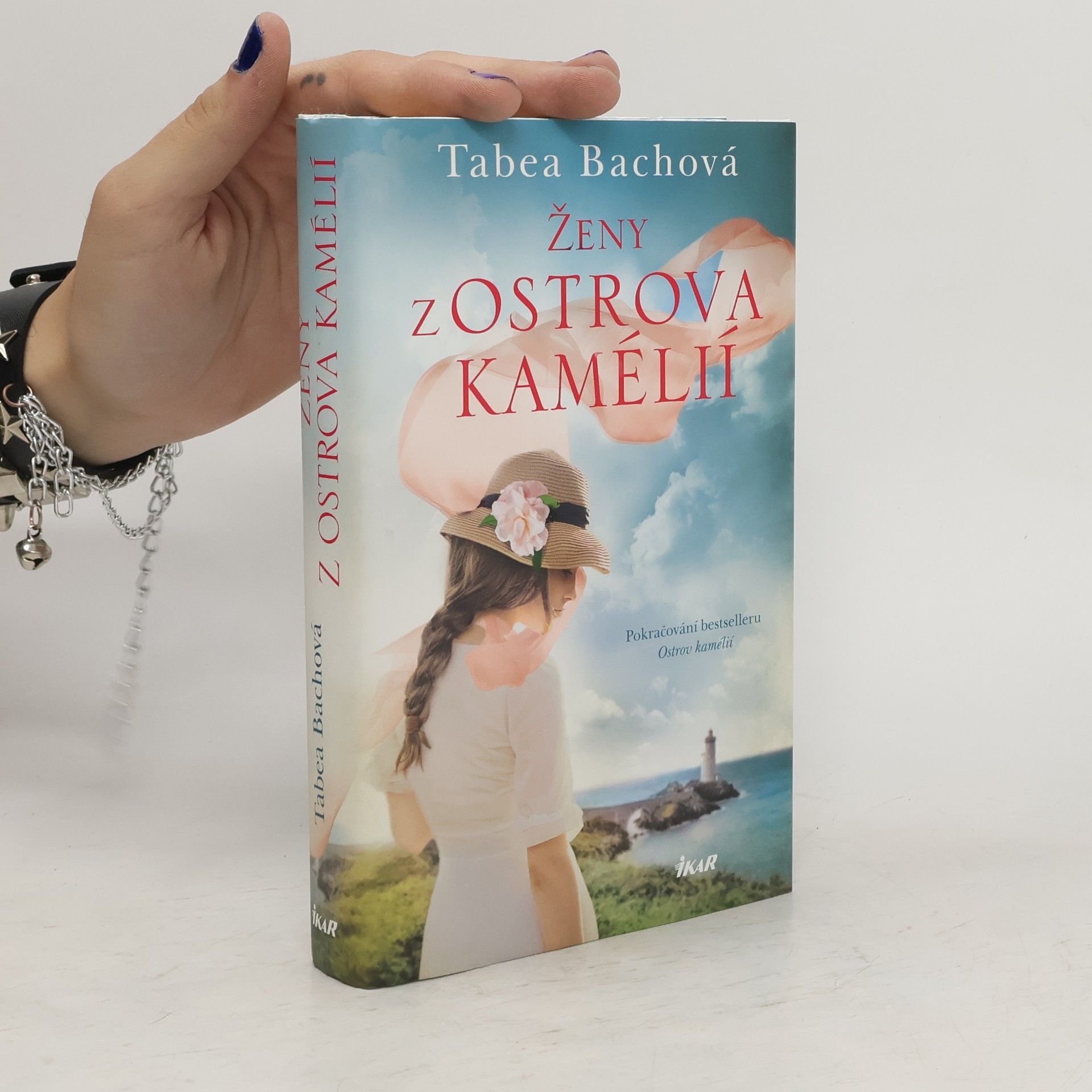 Tabea Bach Ženy z ostrova kamélií