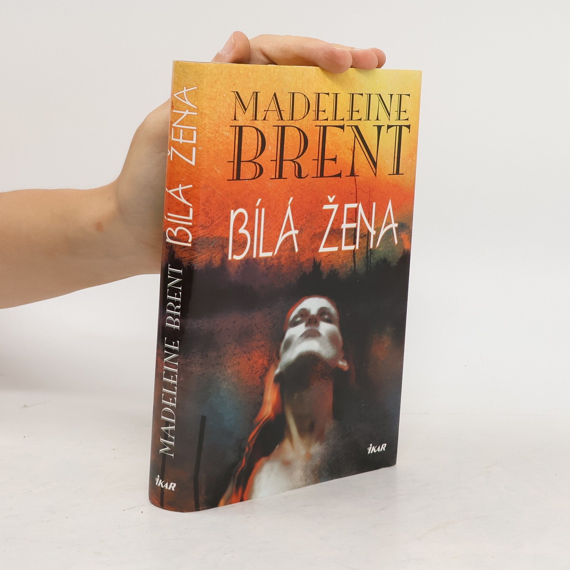 Madeleine Brent Bílá žena
