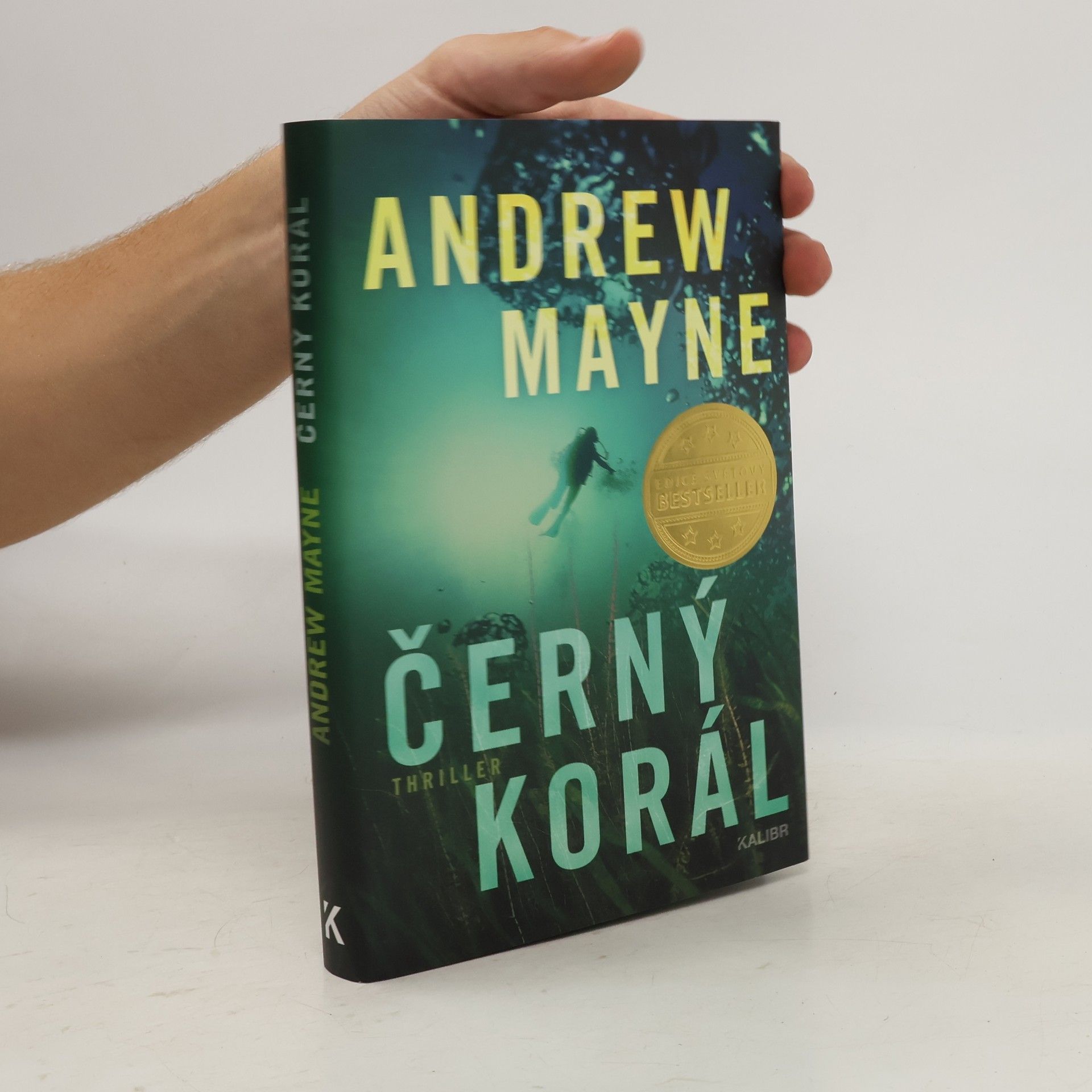 Andrew Mayne Černý korál