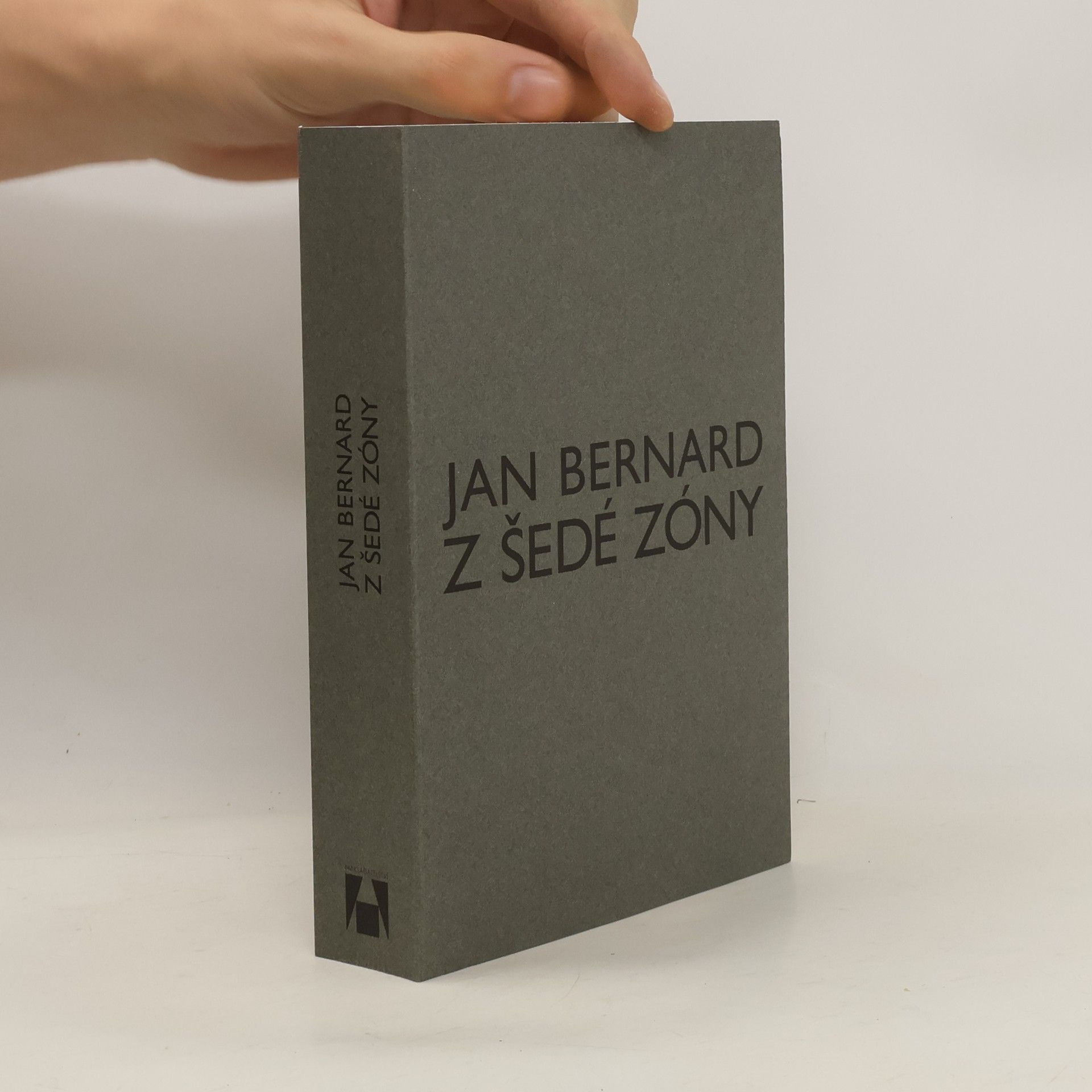 Jan Bernard Z šedé zóny